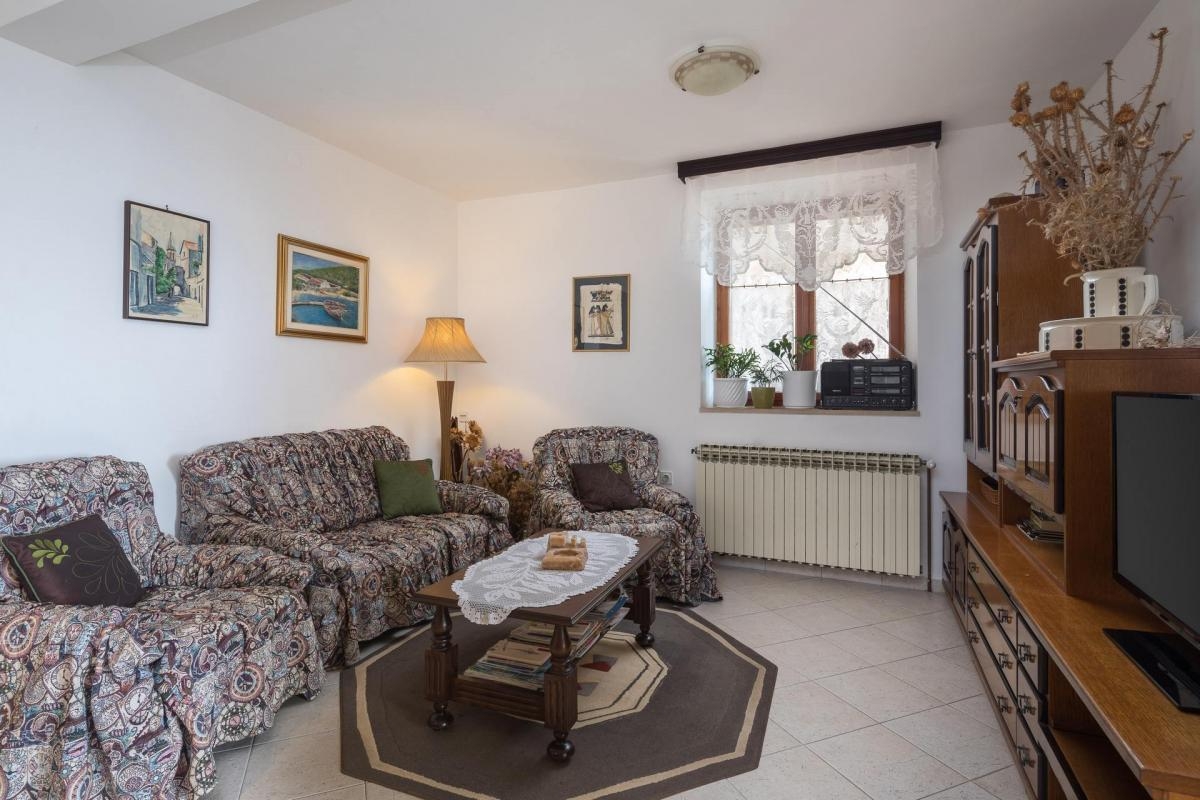 Comfortable and spacious house with terrace and sea view Sveta Nedilja, Hvar  K