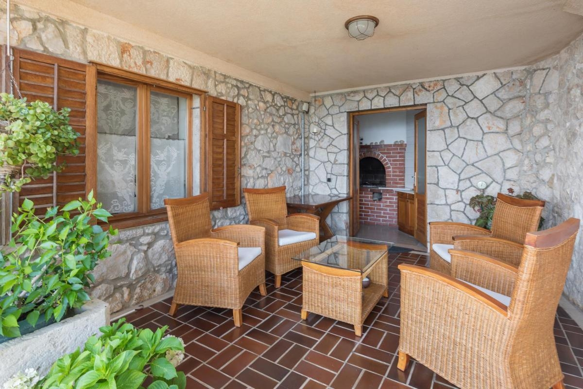 Comfortable and spacious house with terrace and sea view Sveta Nedilja, Hvar  K
