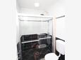 Salle de bain Valbandon, Salle de bain dans l’hébergement en type apartment, animaux acceptés et WiFi.