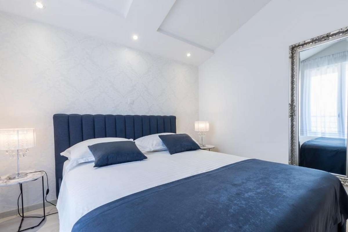 Two bedroom apartment with balcony and sea view Kaštel Lukšić, Kaštela  A-b