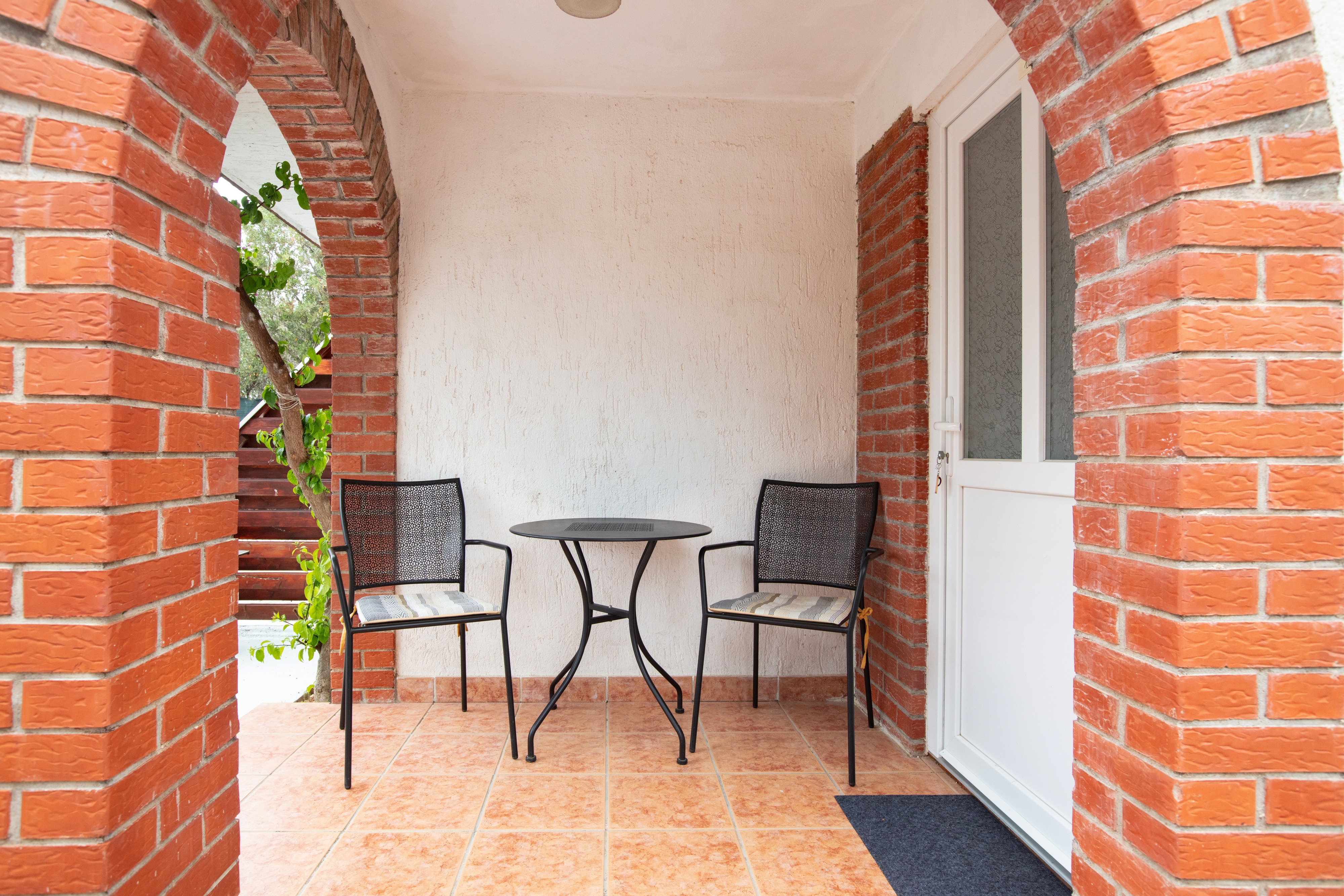 Three bedroom apartment with terrace Rogoznica  A-a