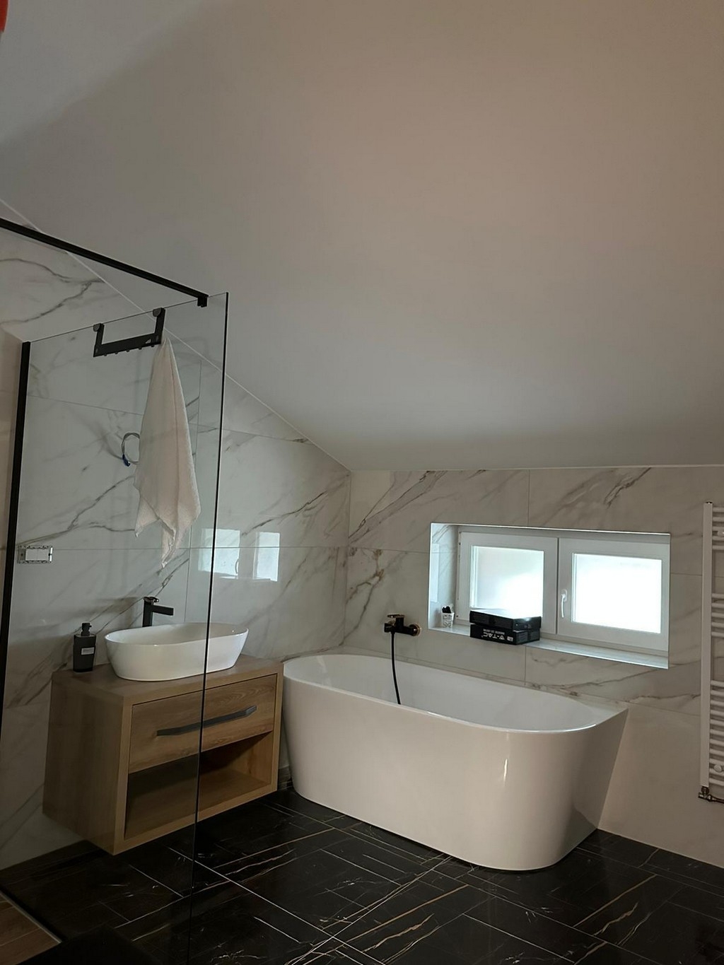 Three bedroom apartment with terrace Duga Resa, Karlovac  A-a