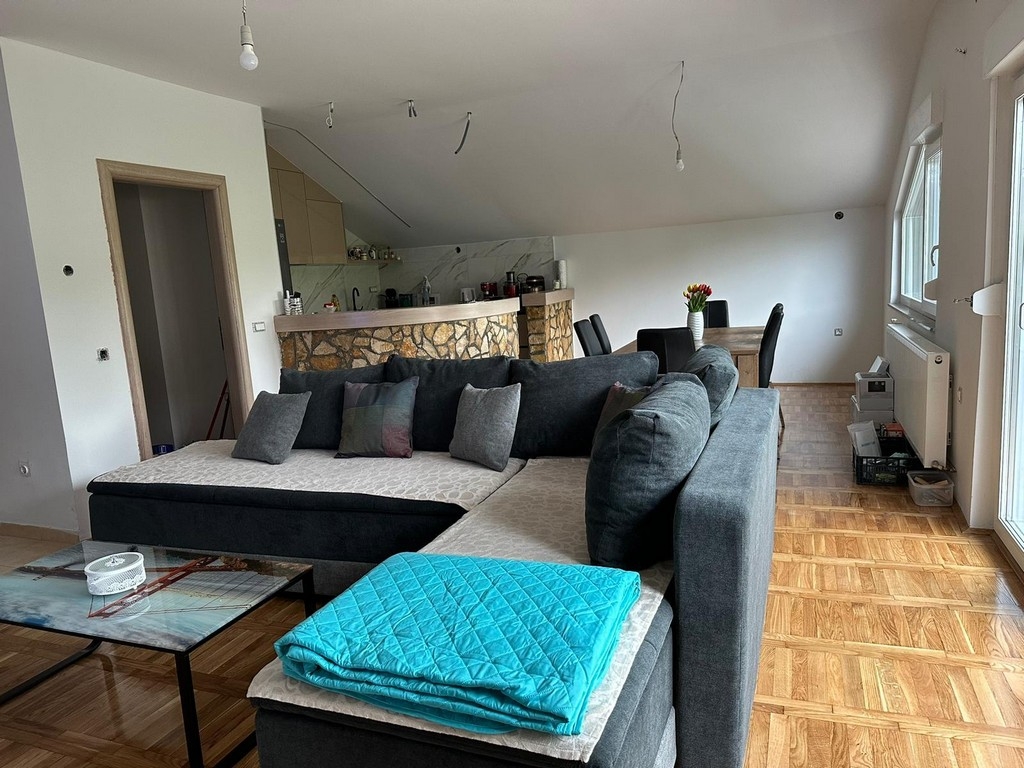 Three bedroom apartment with terrace Duga Resa, Karlovac  A-a