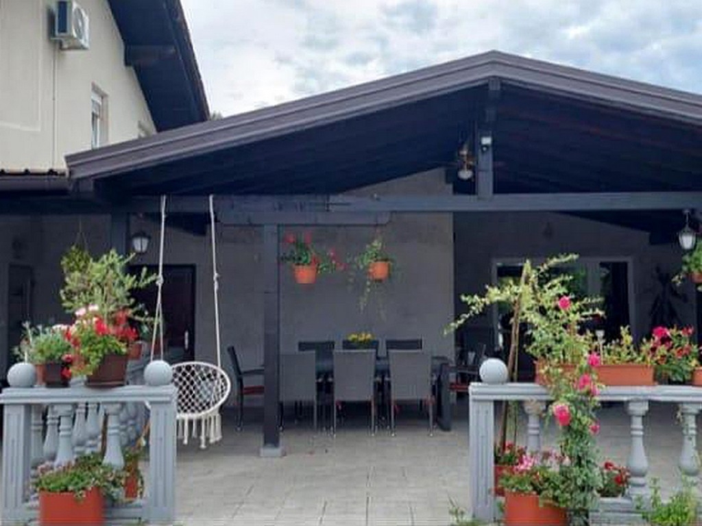 Trosobni apartman s terasom Duga Resa, Karlovac  A-a