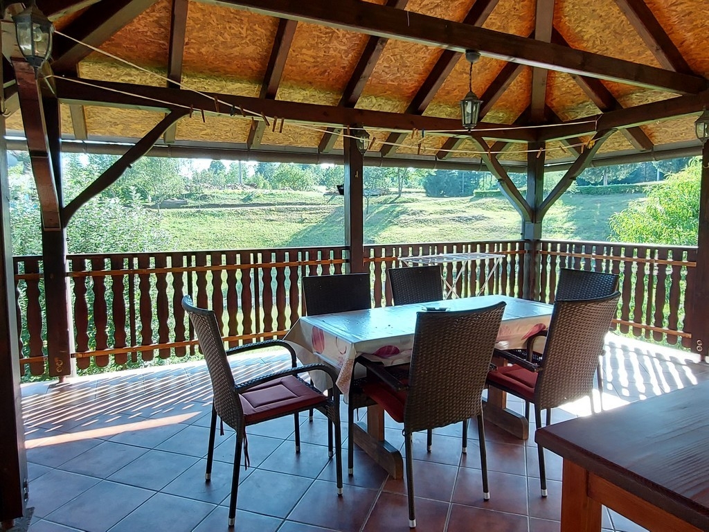 Dvosobna kuća s terasom Generalski Stol, Karlovac  K