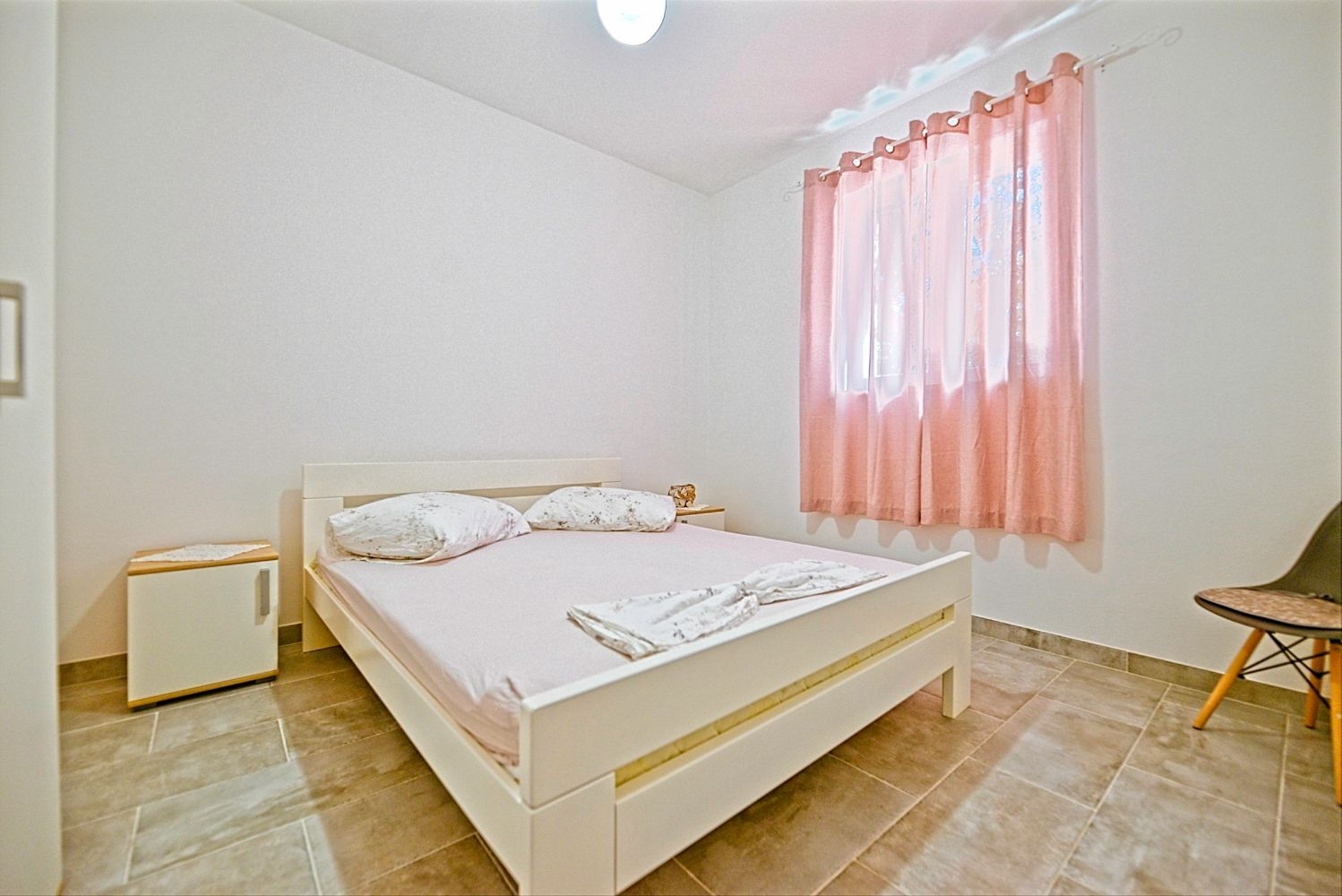 One bedroom apartment with terrace and sea view Postira, Brač  A-a