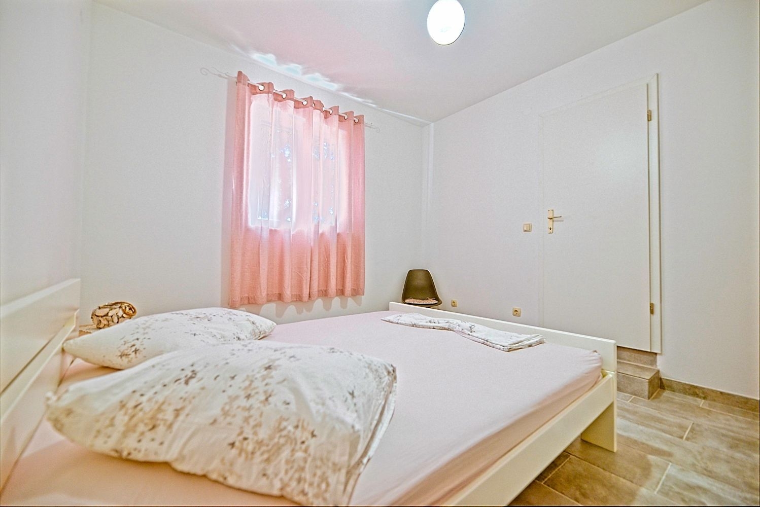 One bedroom apartment with terrace and sea view Postira, Brač  A-a