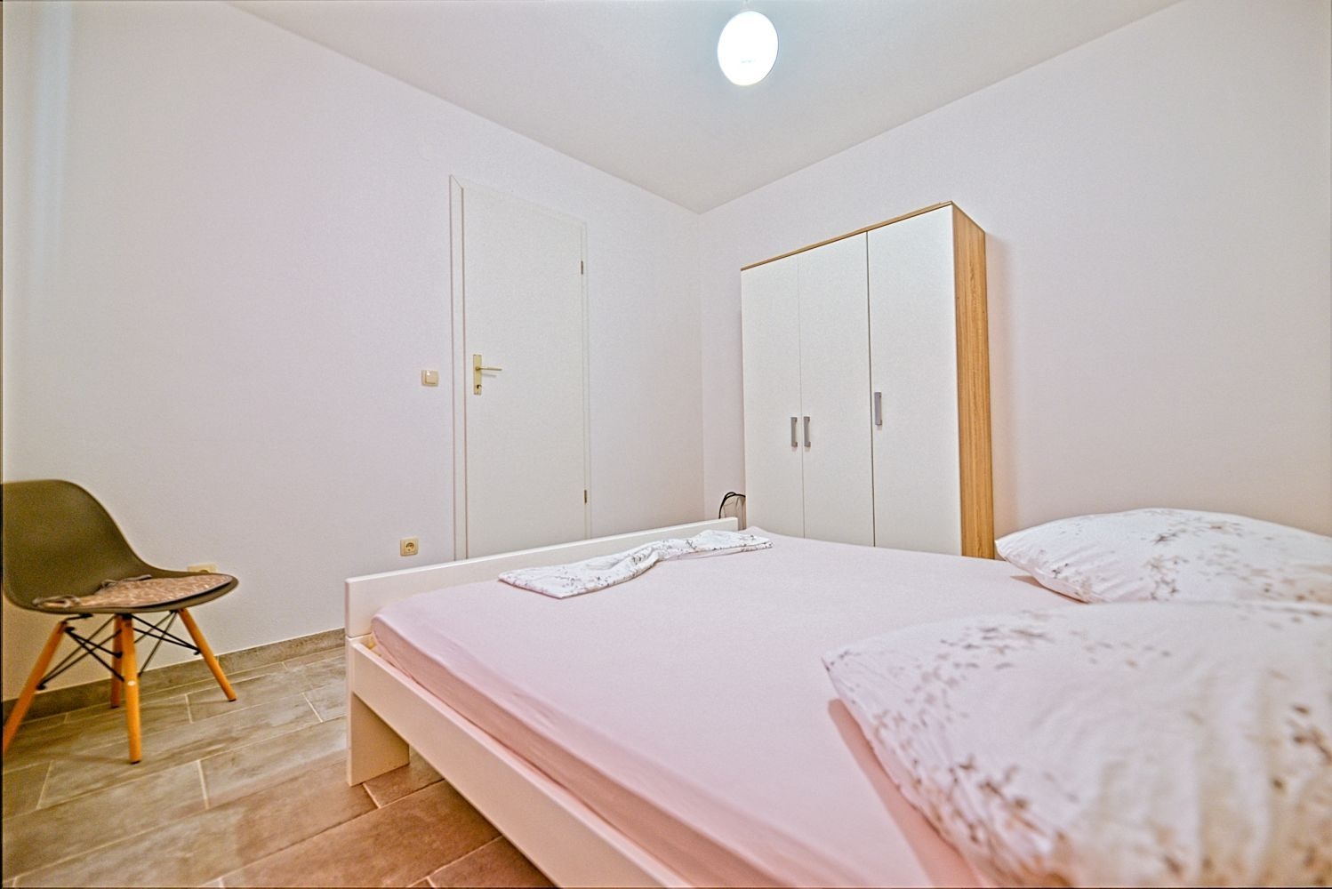 One bedroom apartment with terrace and sea view Postira, Brač  A-a
