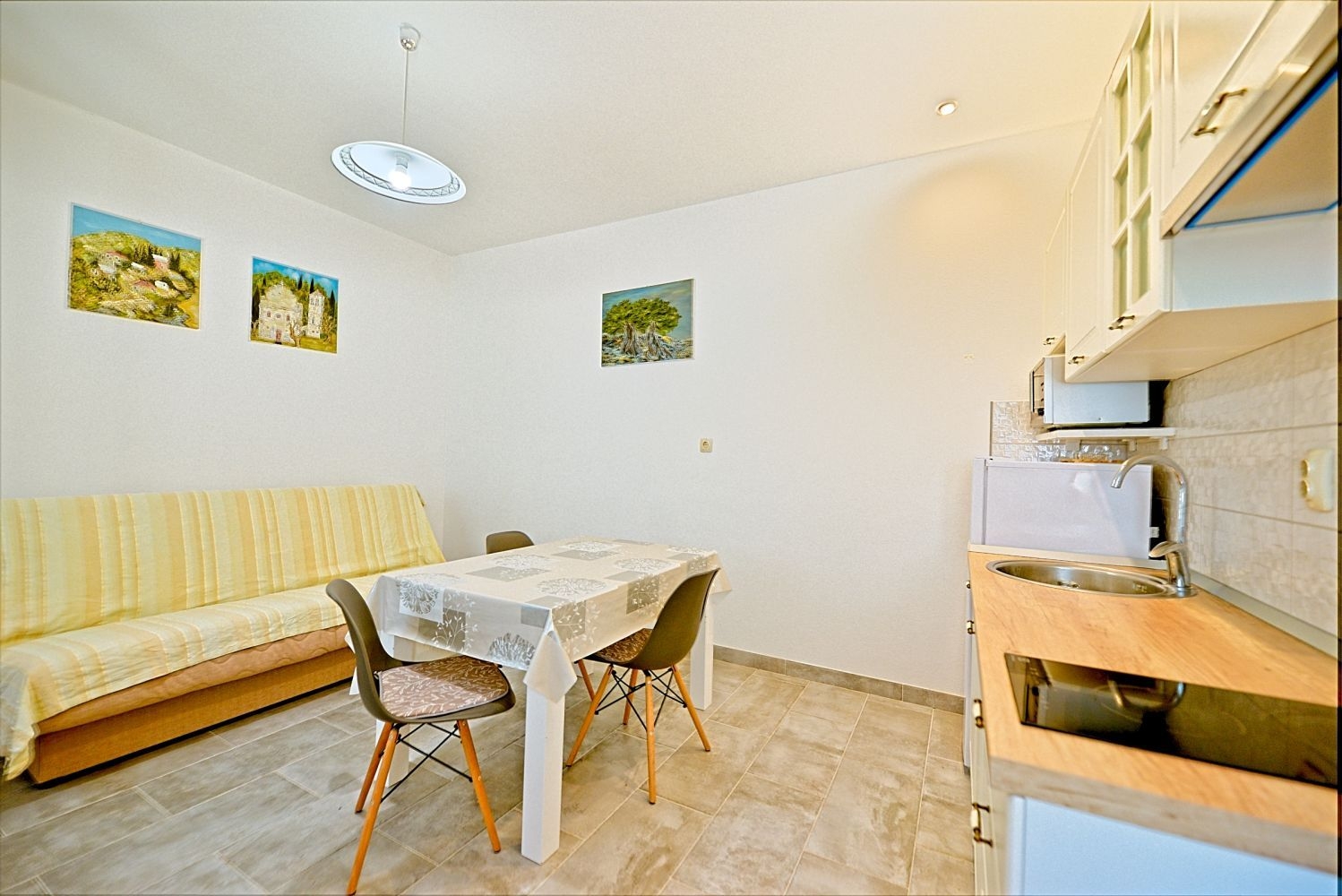 One bedroom apartment with terrace and sea view Postira, Brač  A-a
