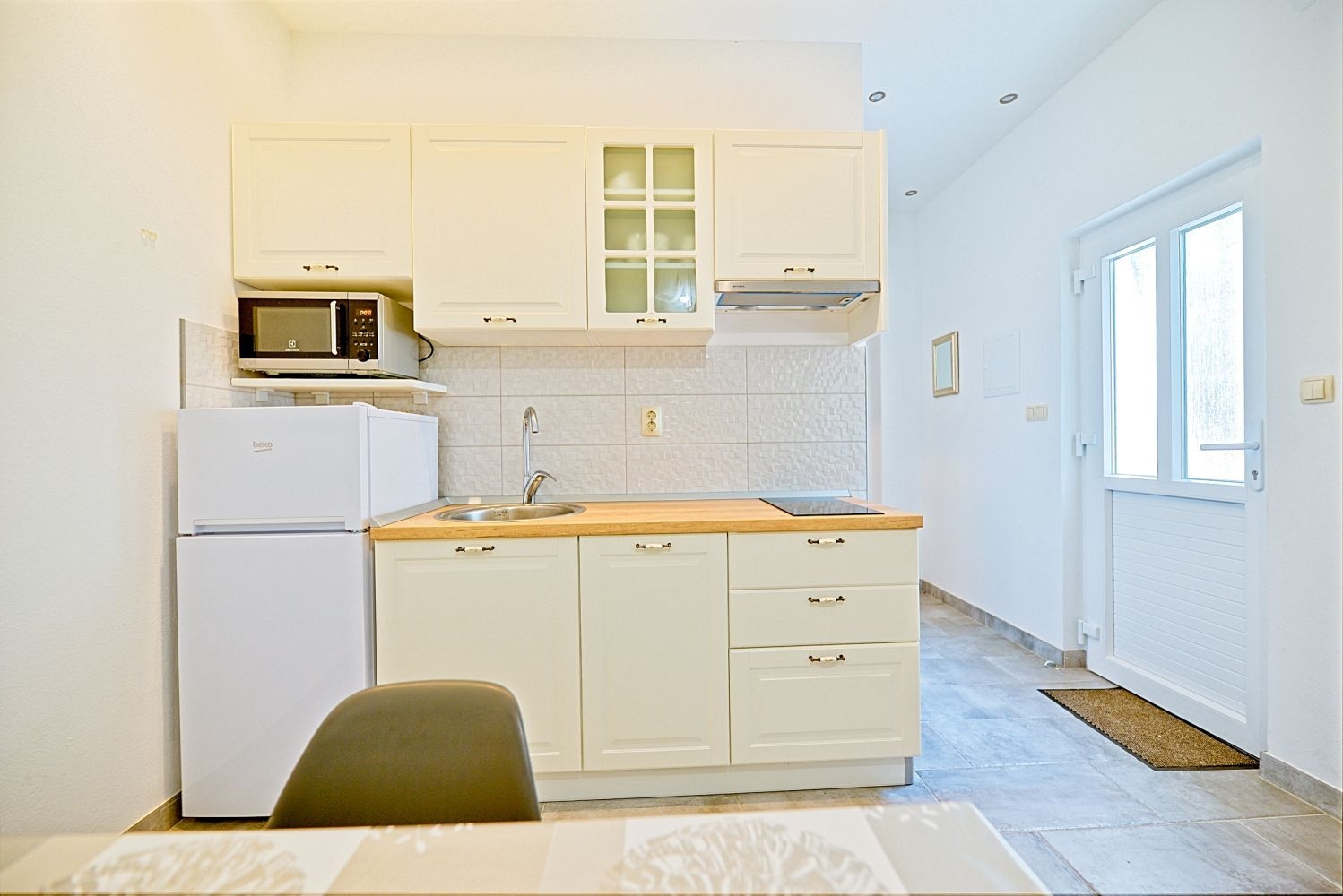One bedroom apartment with terrace and sea view Postira, Brač  A-a