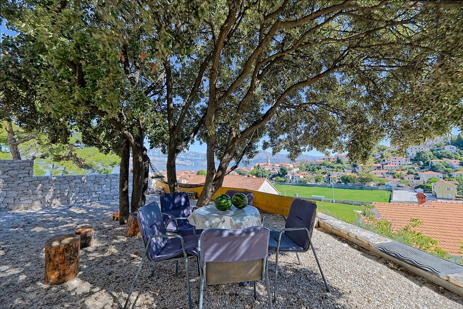 One bedroom apartment with terrace and sea view Postira, Brač  A-a