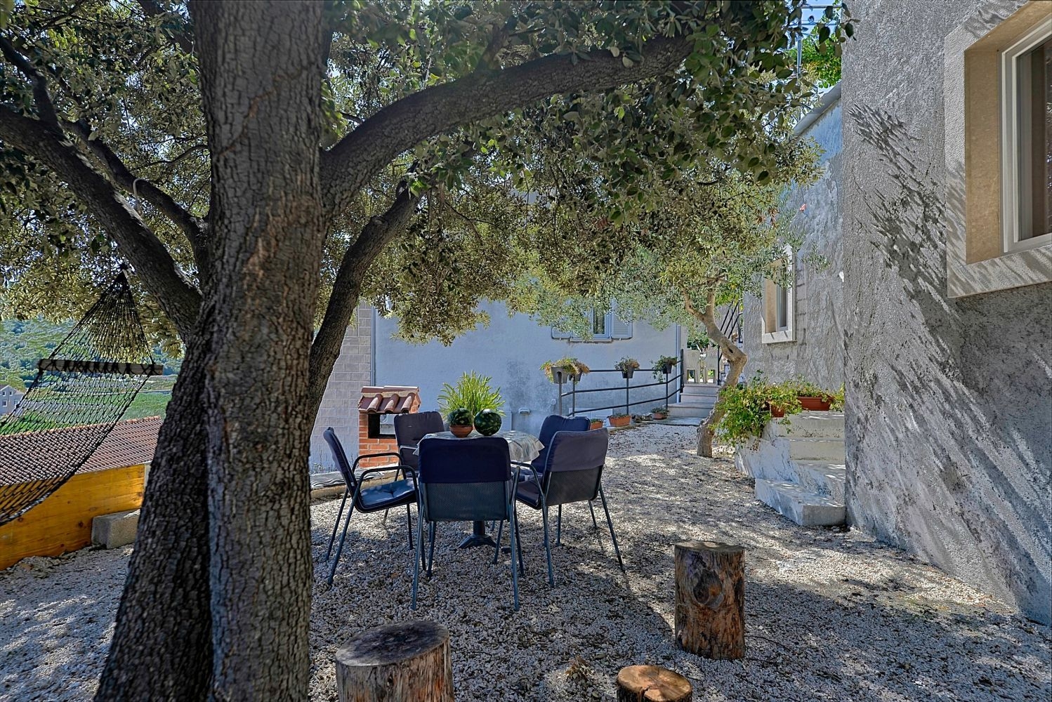 One bedroom apartment with terrace and sea view Postira, Brač  A-a