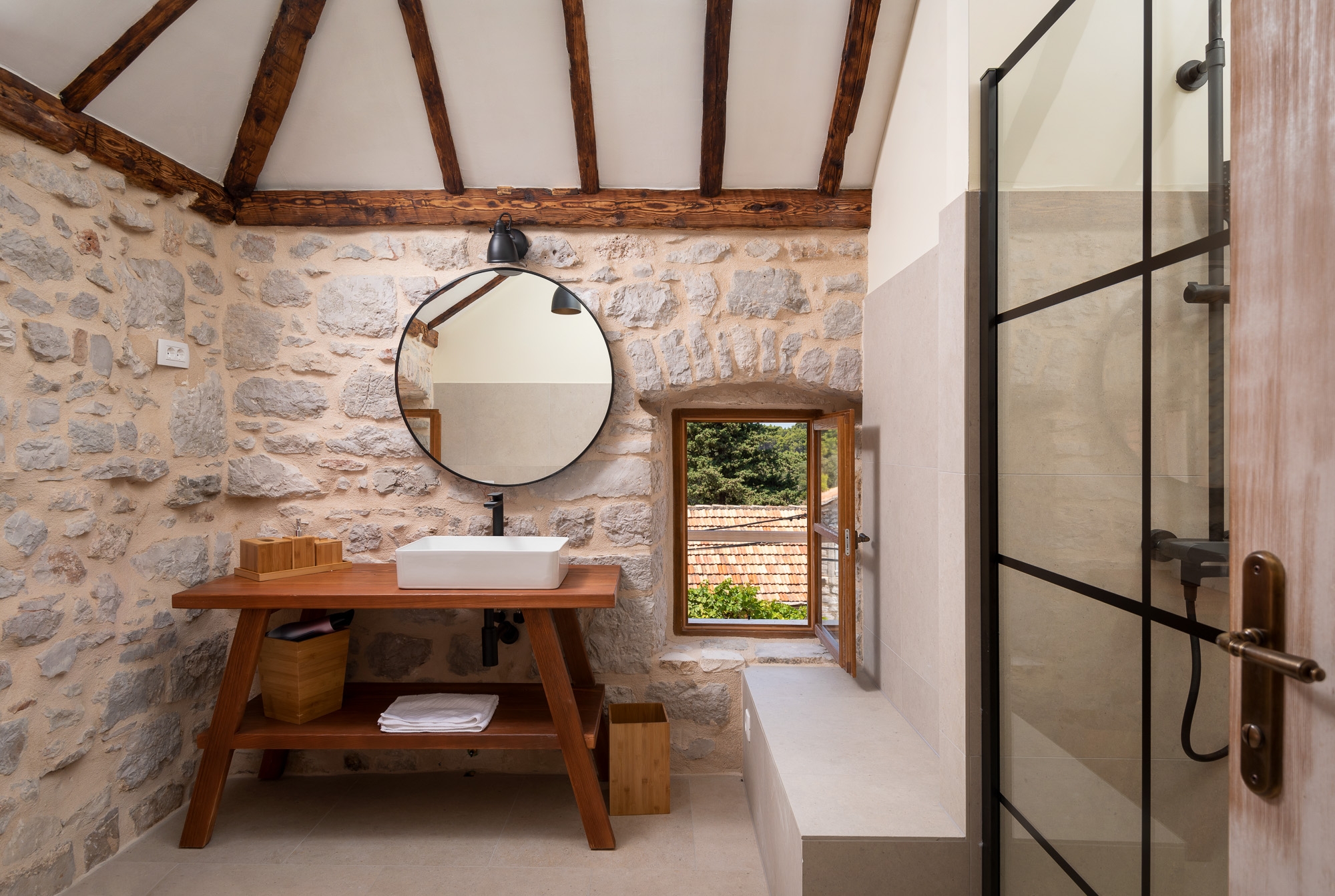 Two bedroom house with terrace and sea view Pitve, Hvar  K