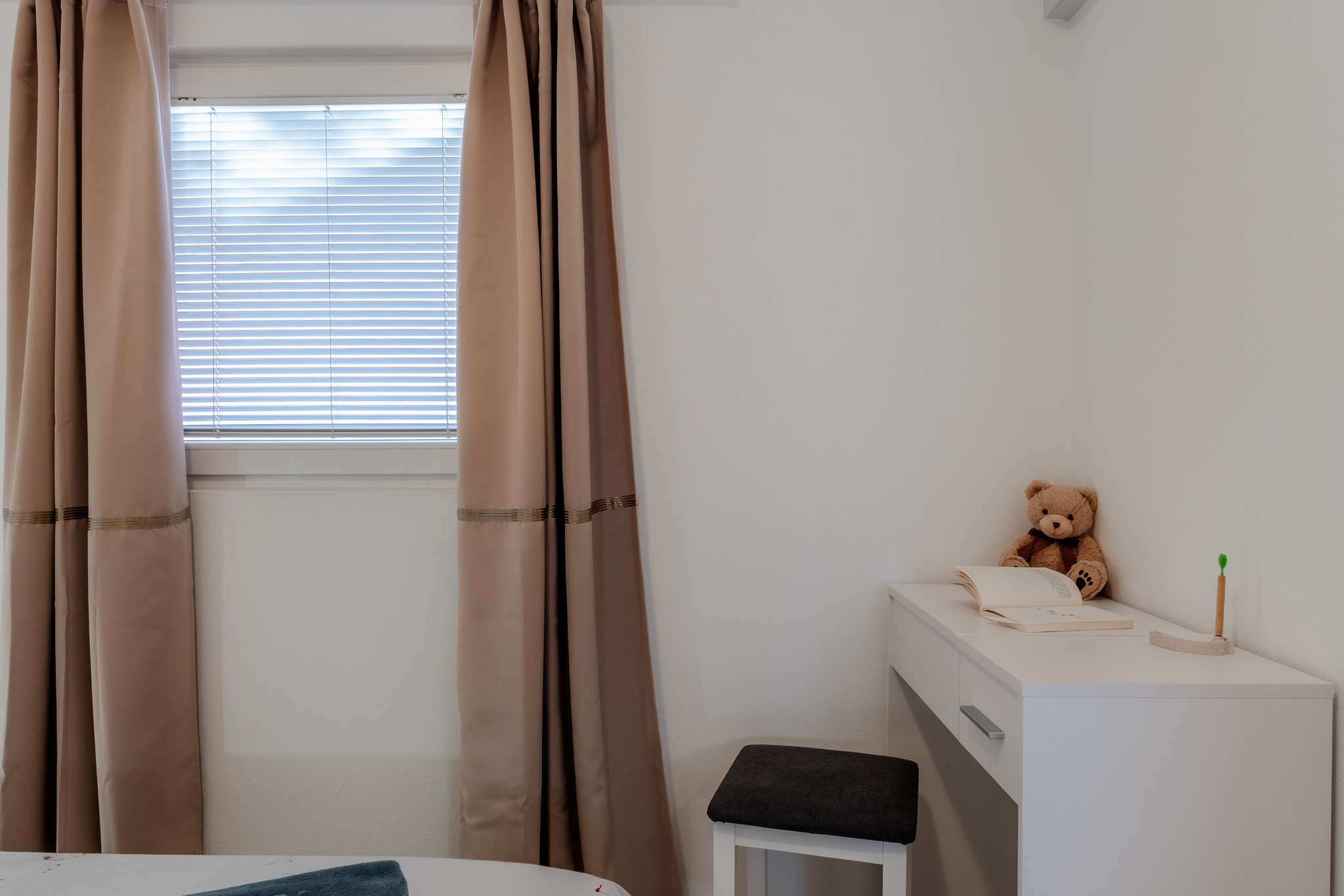 One bedroom apartment with air-conditioning Vir - Kozjak, Vir  A-a