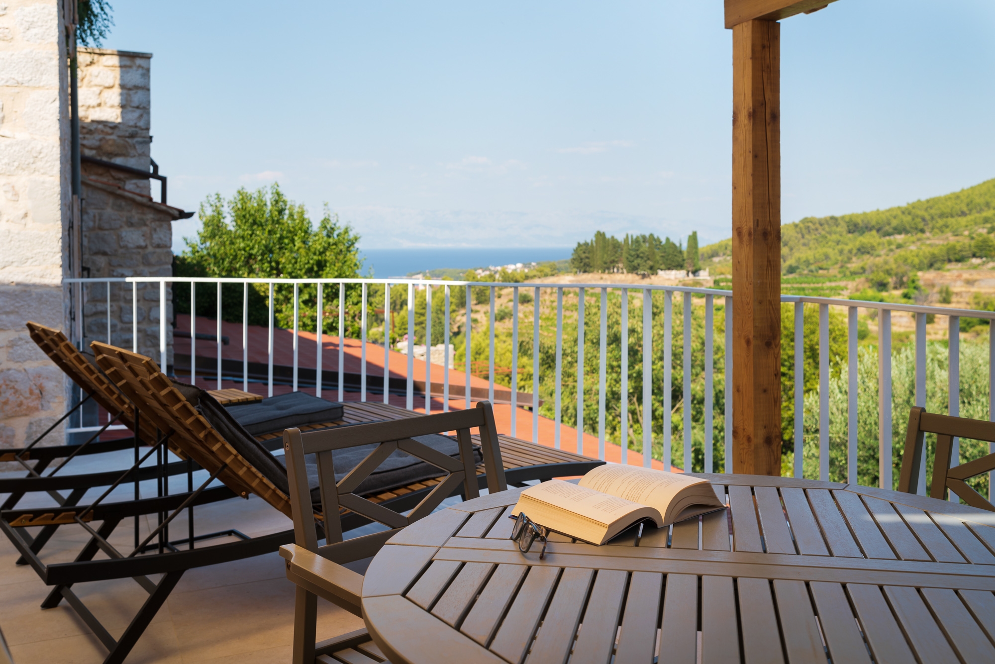 One bedroom house with balcony and sea view Pitve, Hvar  K