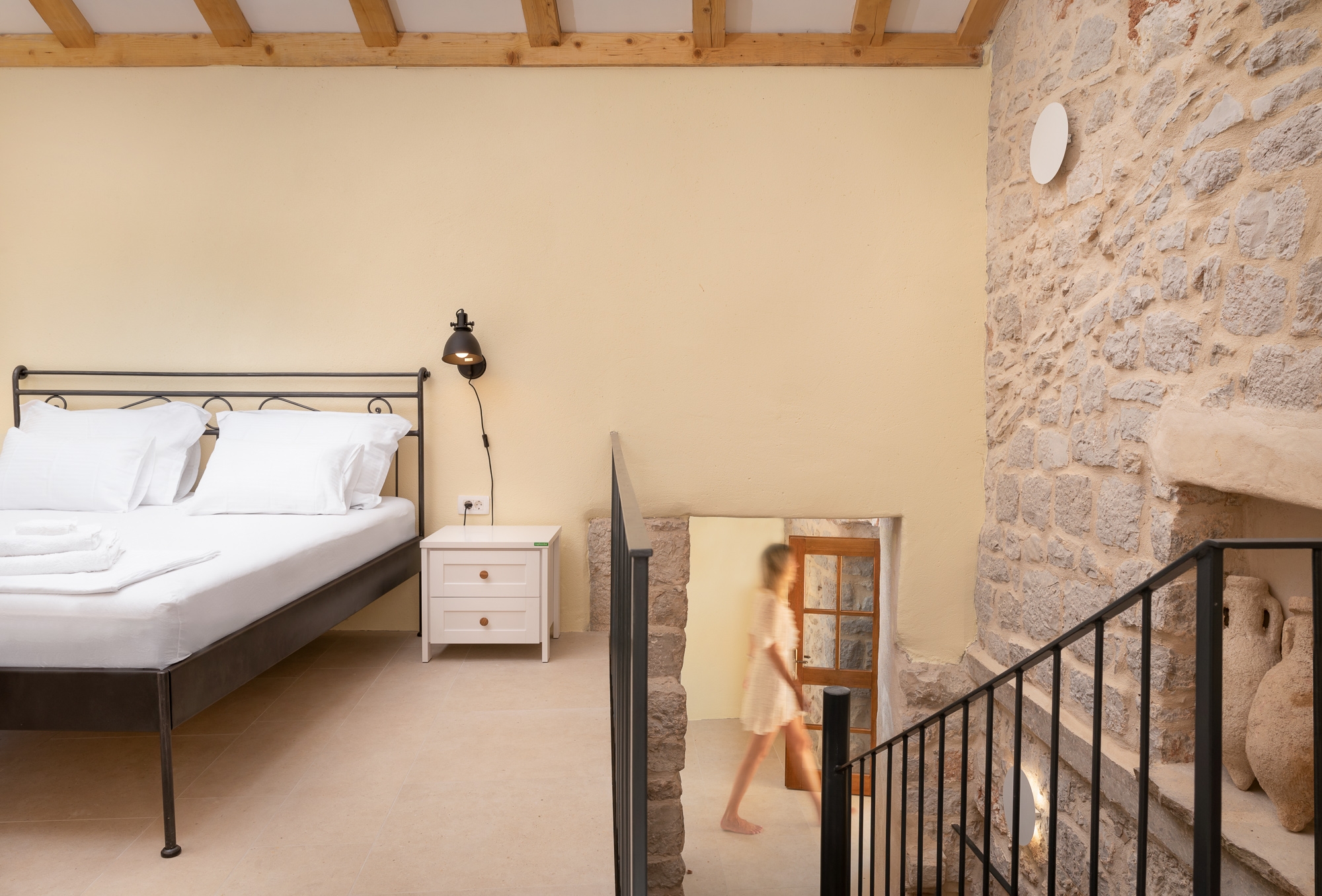 One bedroom house with balcony and sea view Pitve, Hvar  K