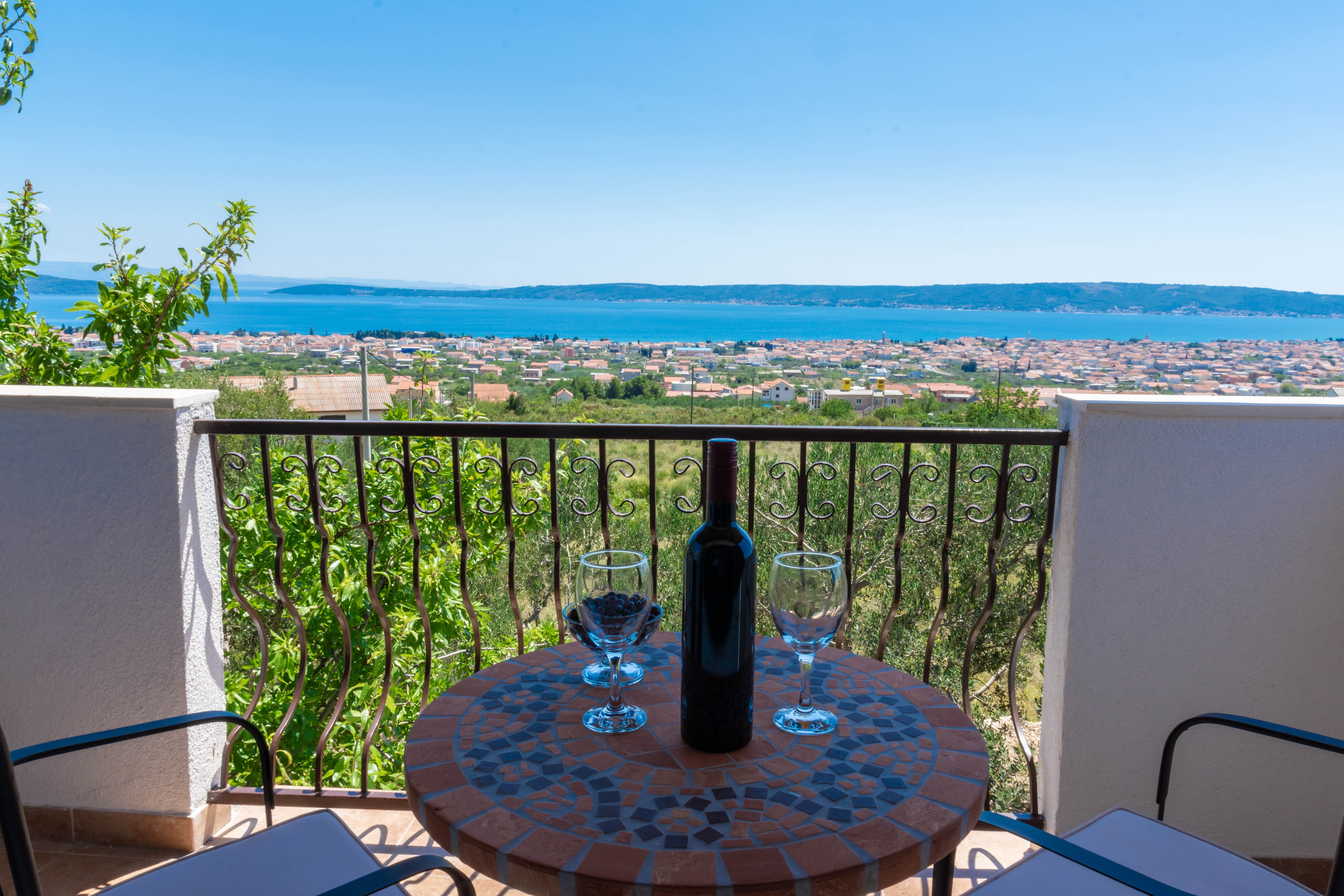 Two bedroom house with terrace and sea view Kaštel Stari, Kaštela  K