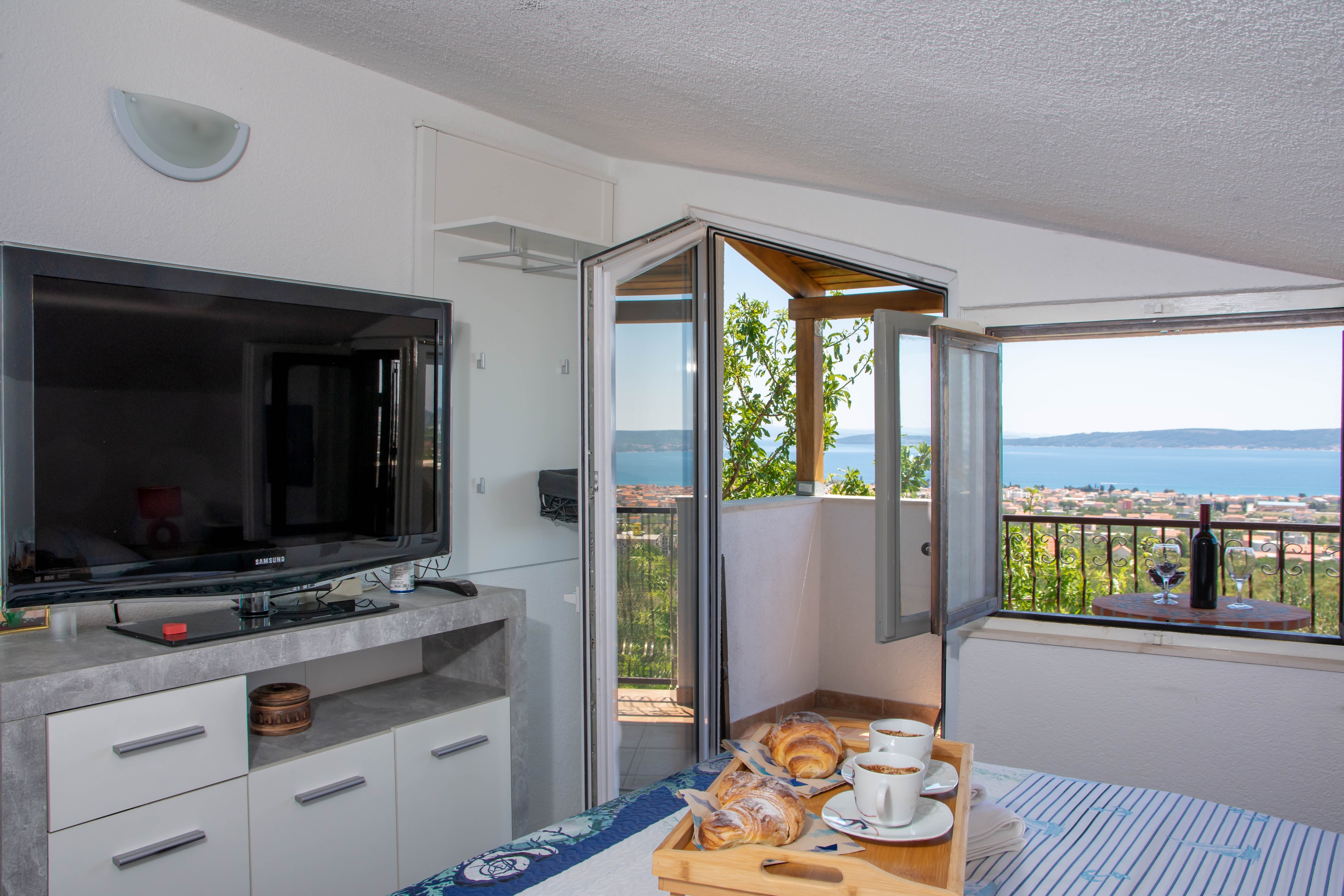 Two bedroom house with terrace and sea view Kaštel Stari, Kaštela  K