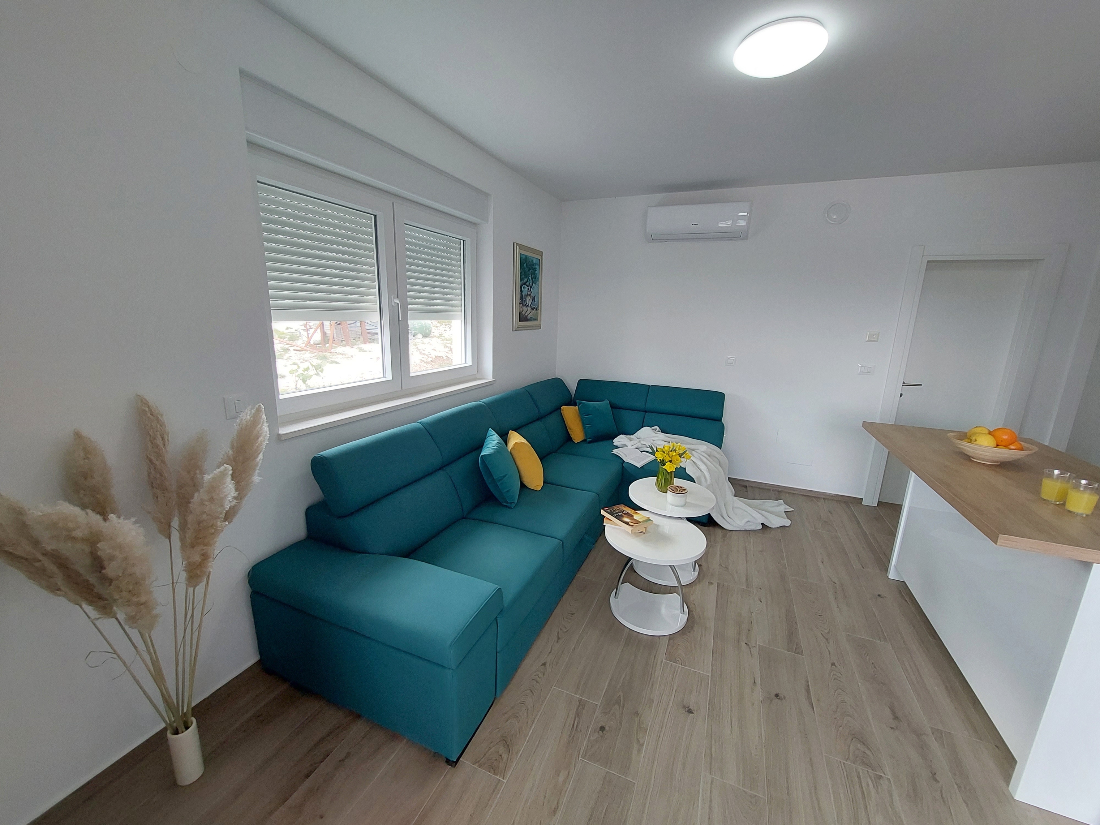 One bedroom apartment with terrace and sea view Rogoznica (A-22157-a) One bedroom apartment with terrace and sea view Rogoznica (A-22157-a)