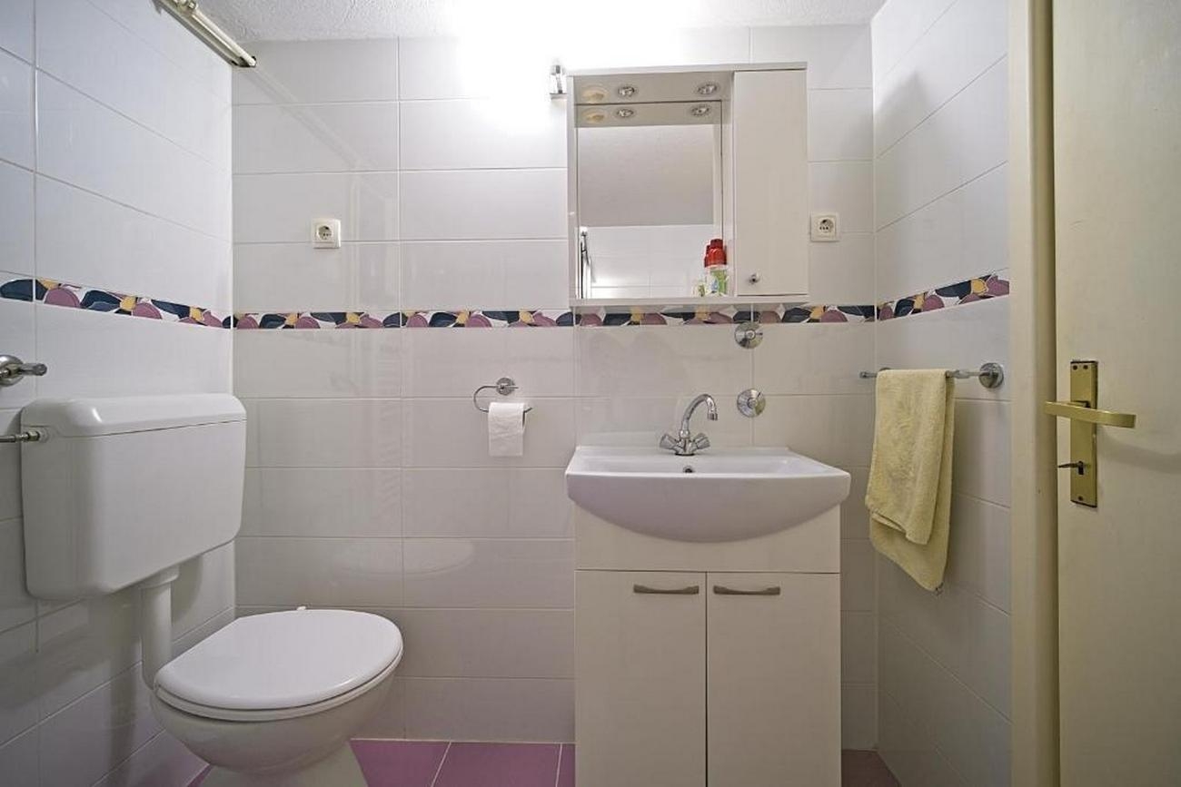 Two bedroom apartment with terrace Postira, Brač  A-a