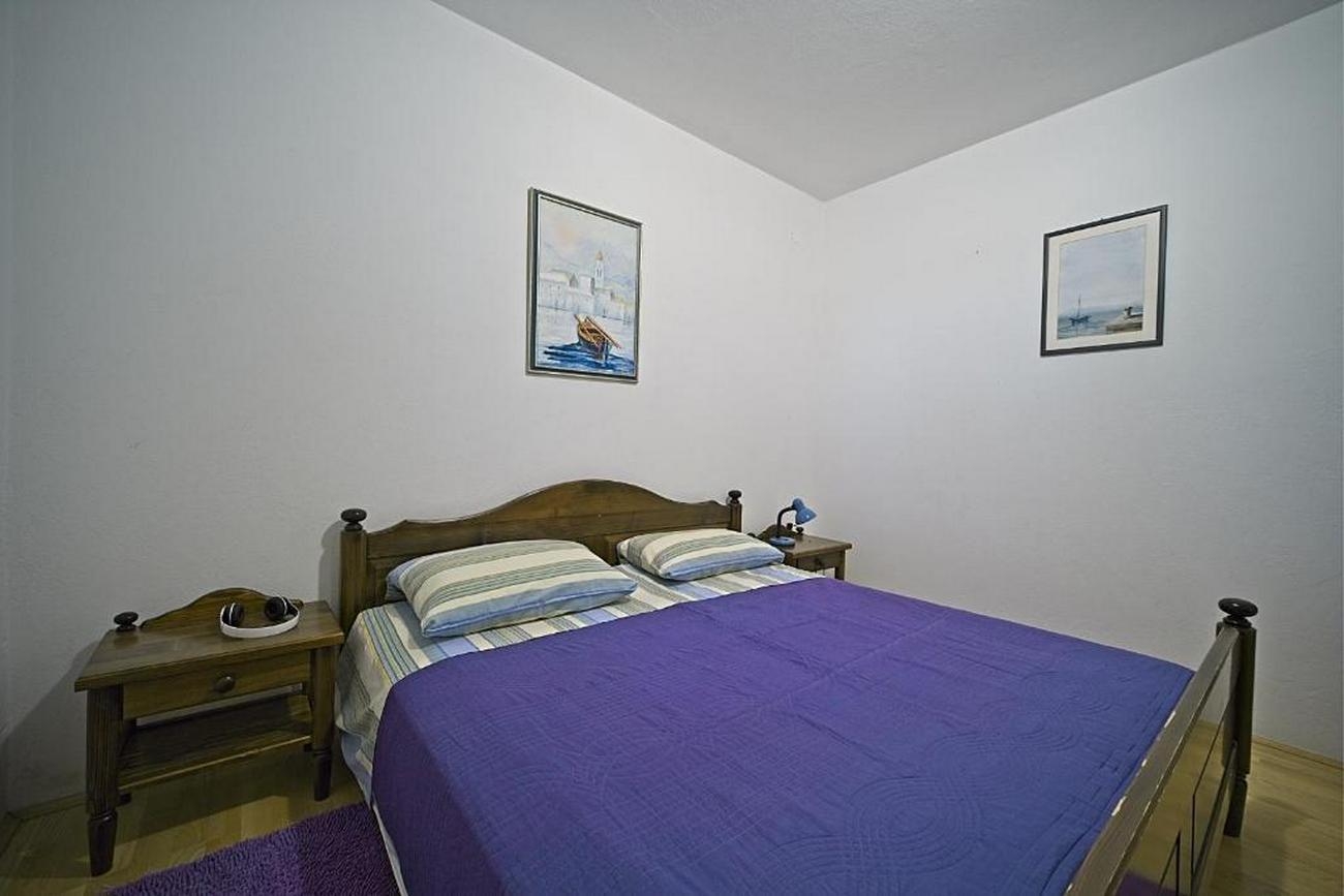 Two bedroom apartment with terrace Postira, Brač  A-a