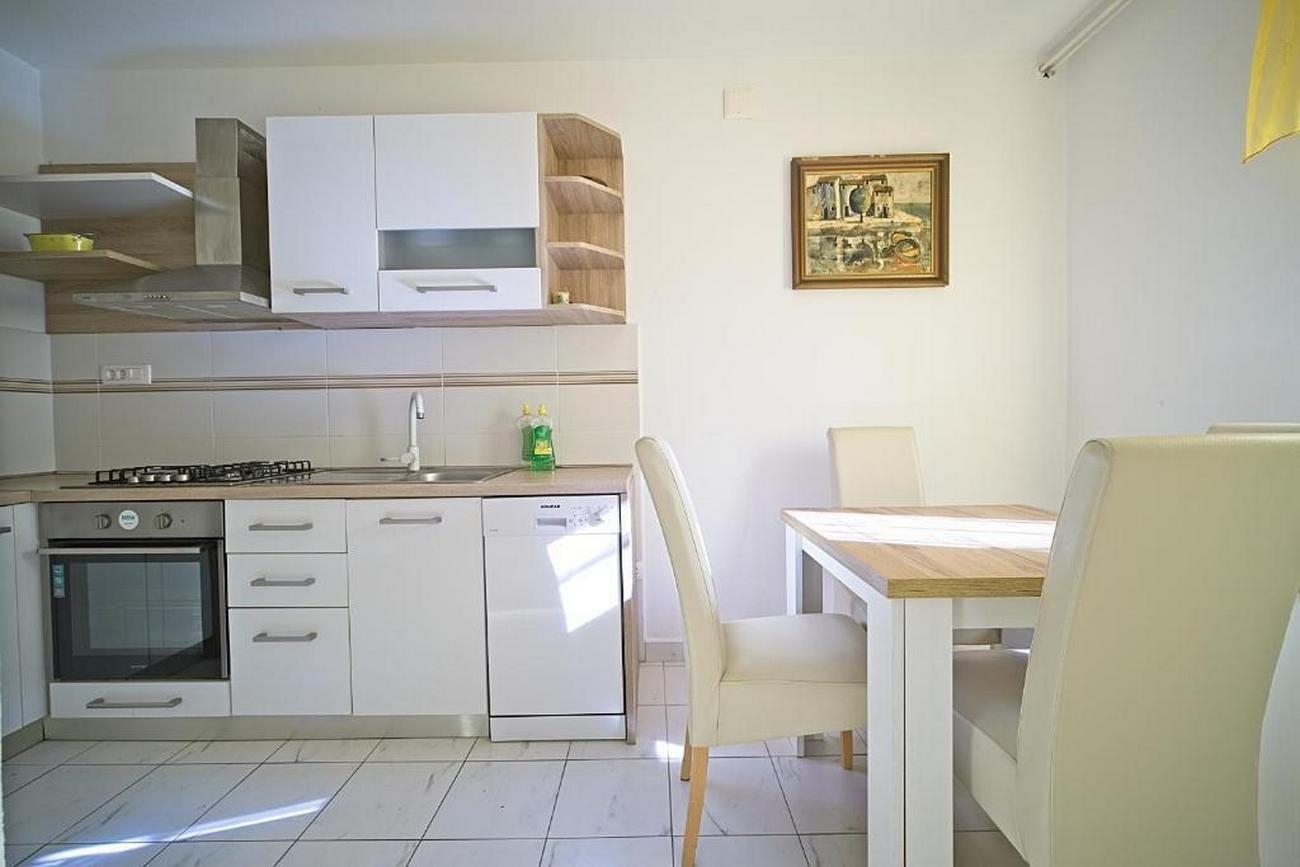 Two bedroom apartment with terrace Postira, Brač  A-a