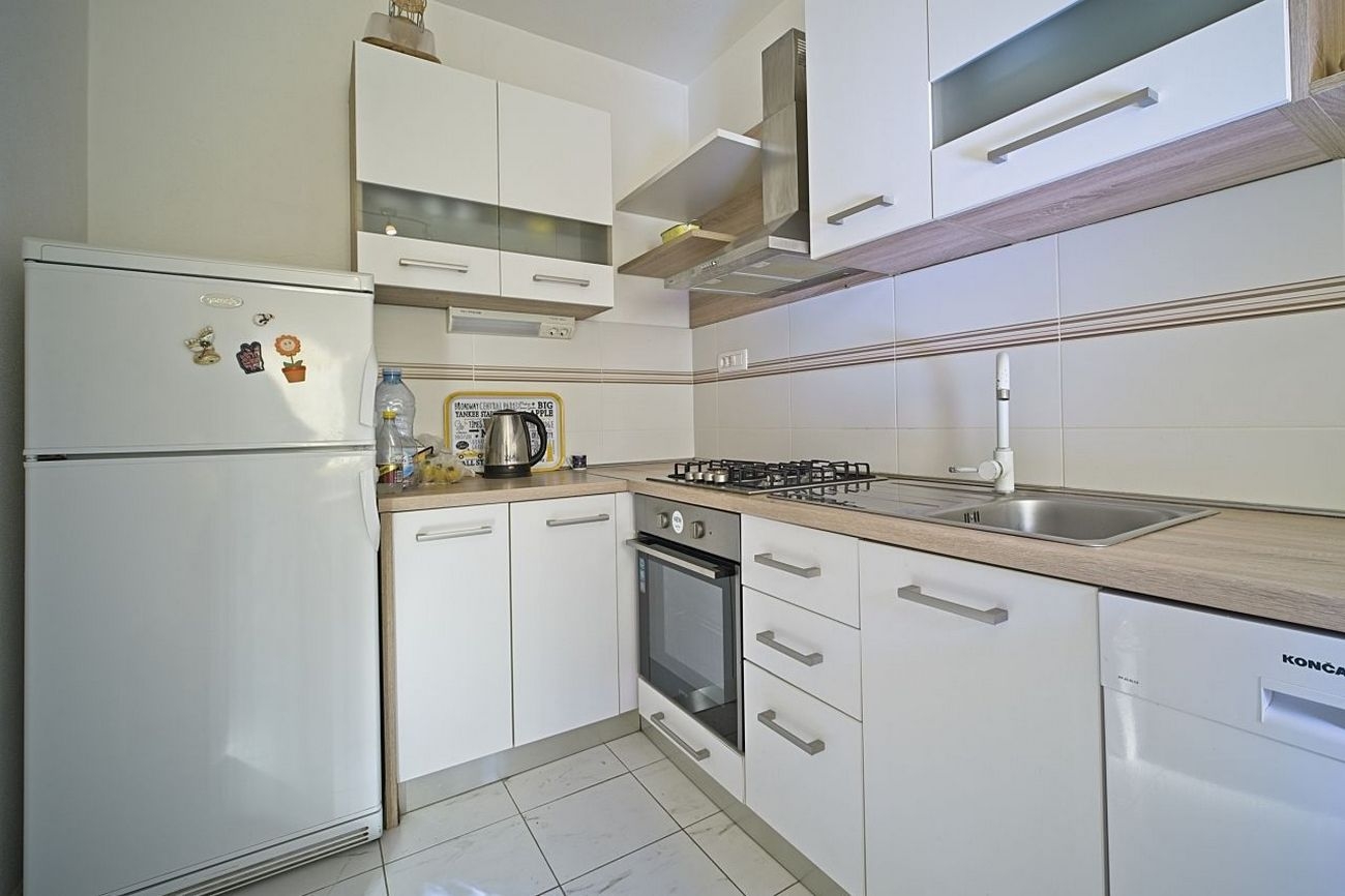 Two bedroom apartment with terrace Postira, Brač  A-a
