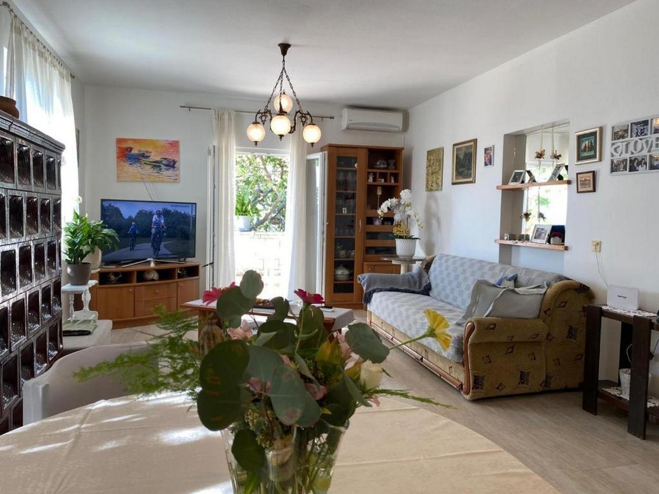 Two bedroom apartment with terrace and sea view Postira, Brač  A-a