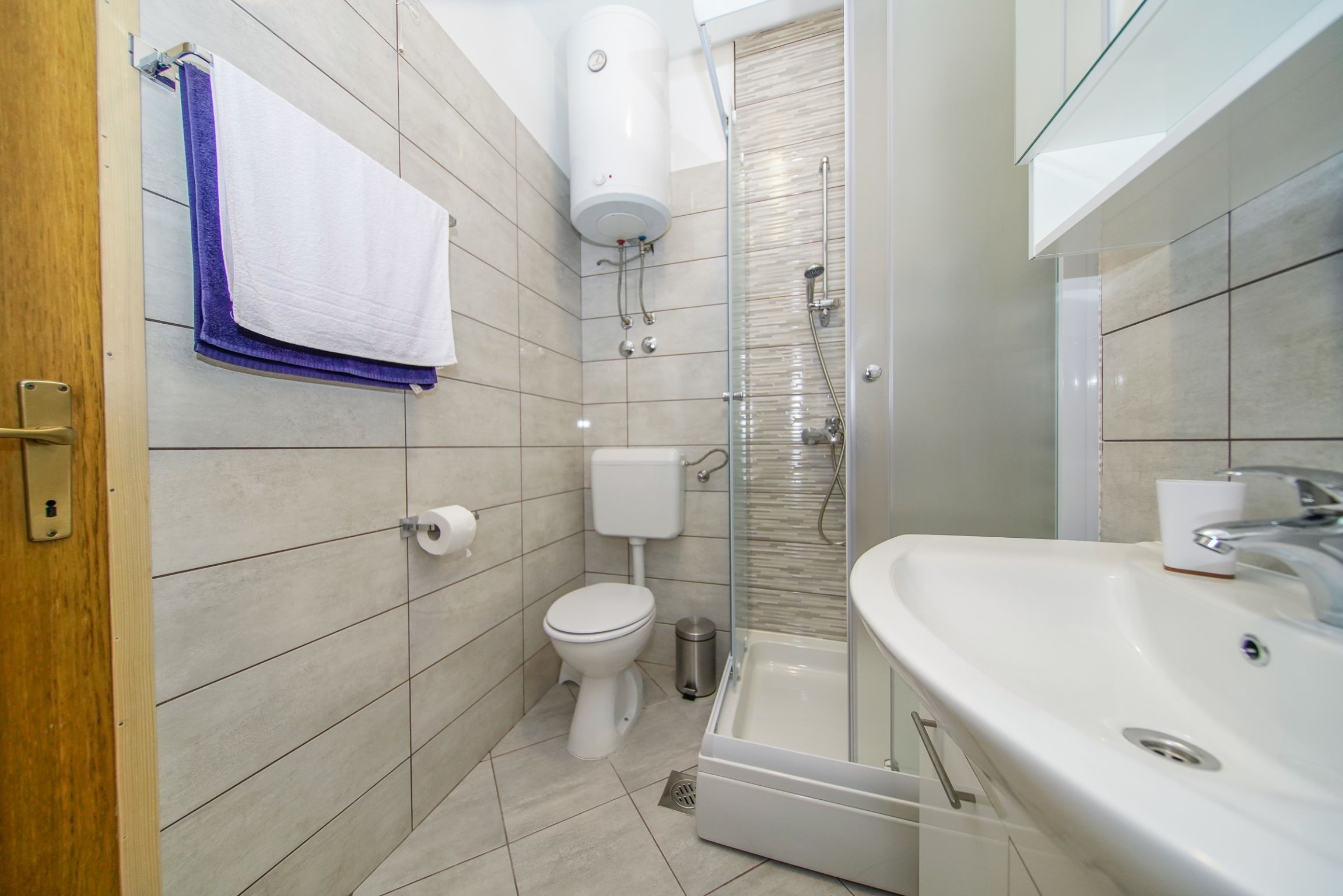 Three bedroom apartment with air-conditioning Postira, Brač  A-a