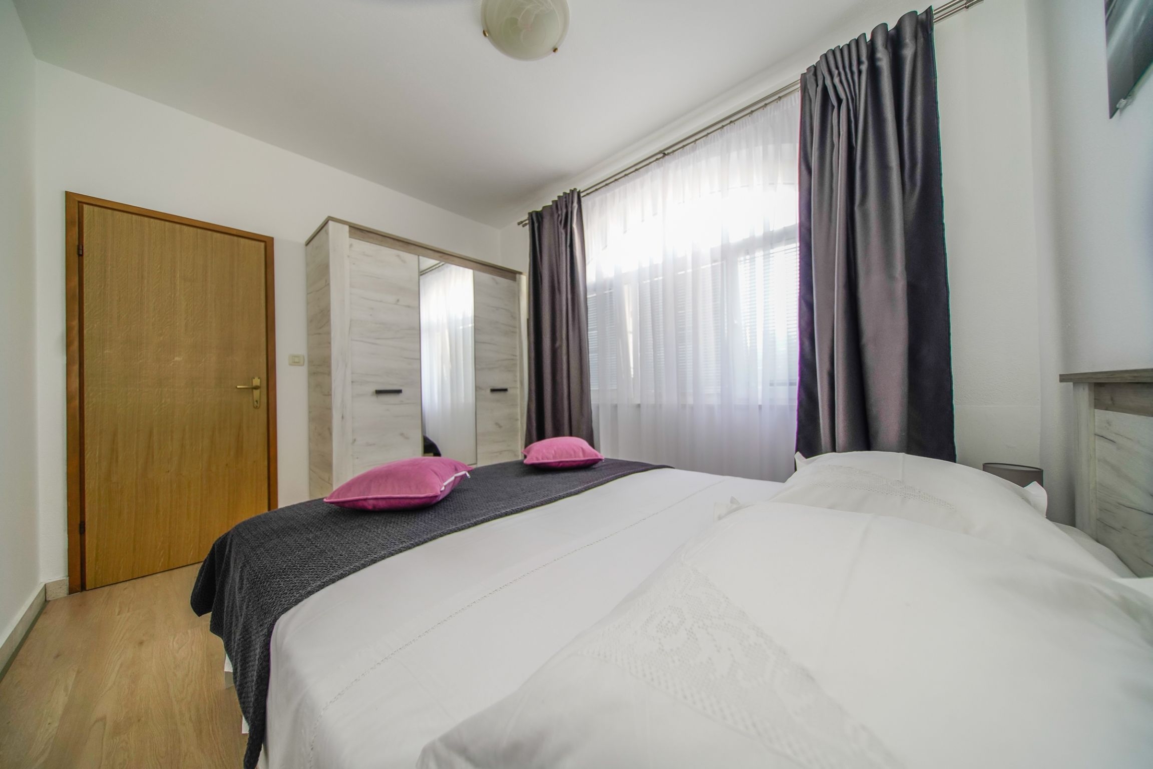 Three bedroom apartment with air-conditioning Postira, Brač  A-a