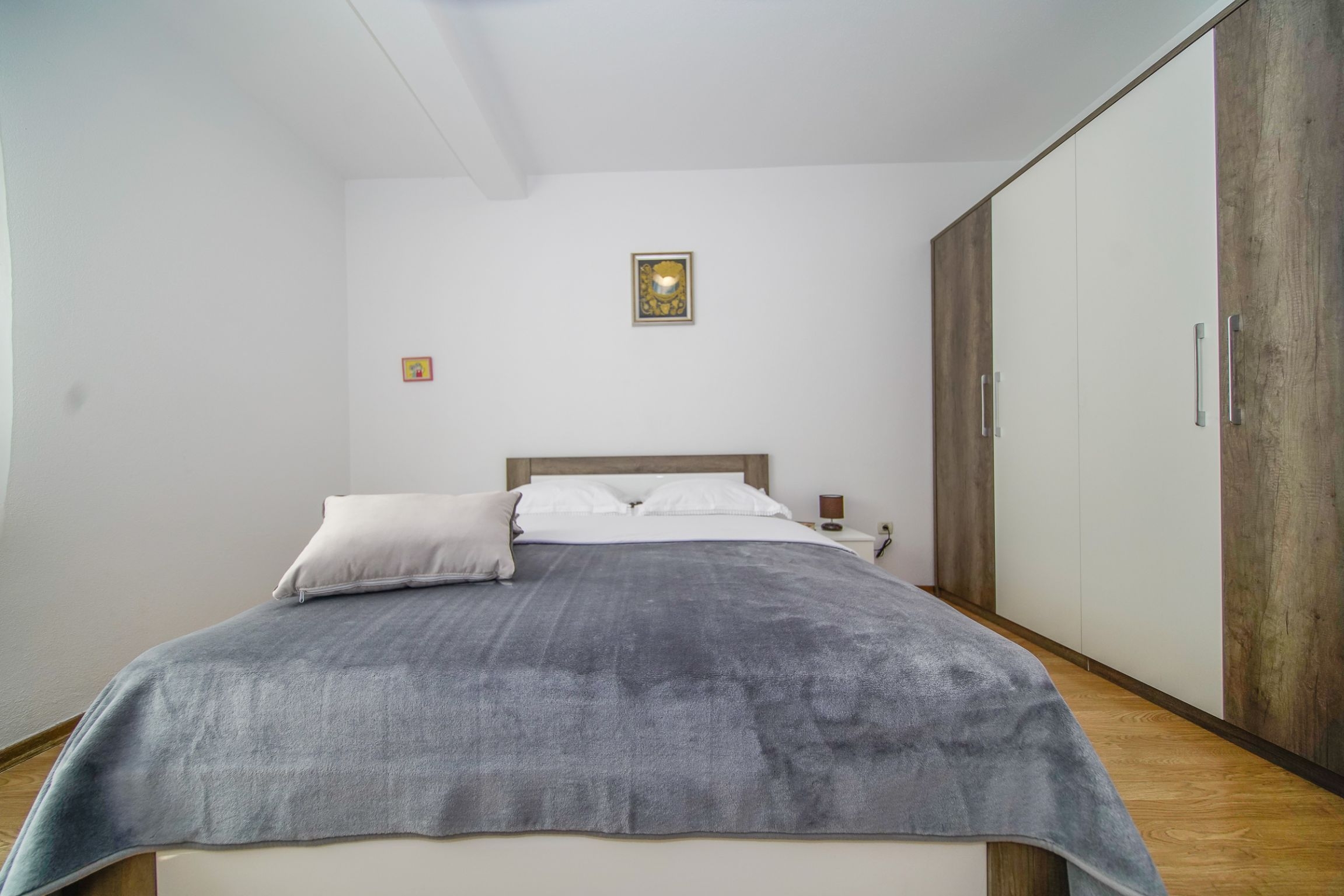 Three bedroom apartment with air-conditioning Postira, Brač  A-a