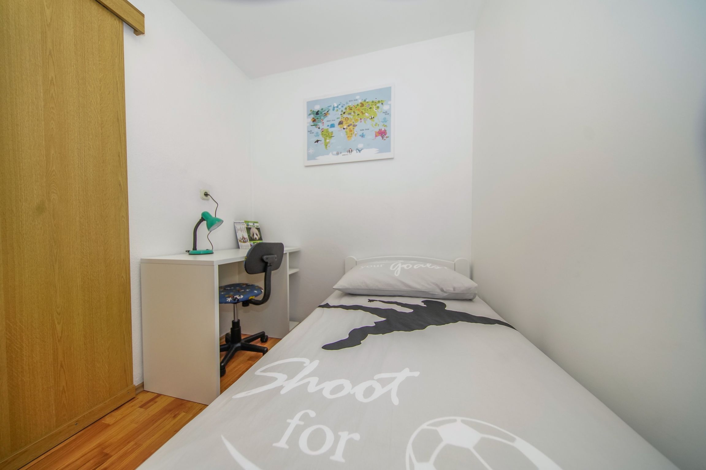 Three bedroom apartment with air-conditioning Postira, Brač  A-a