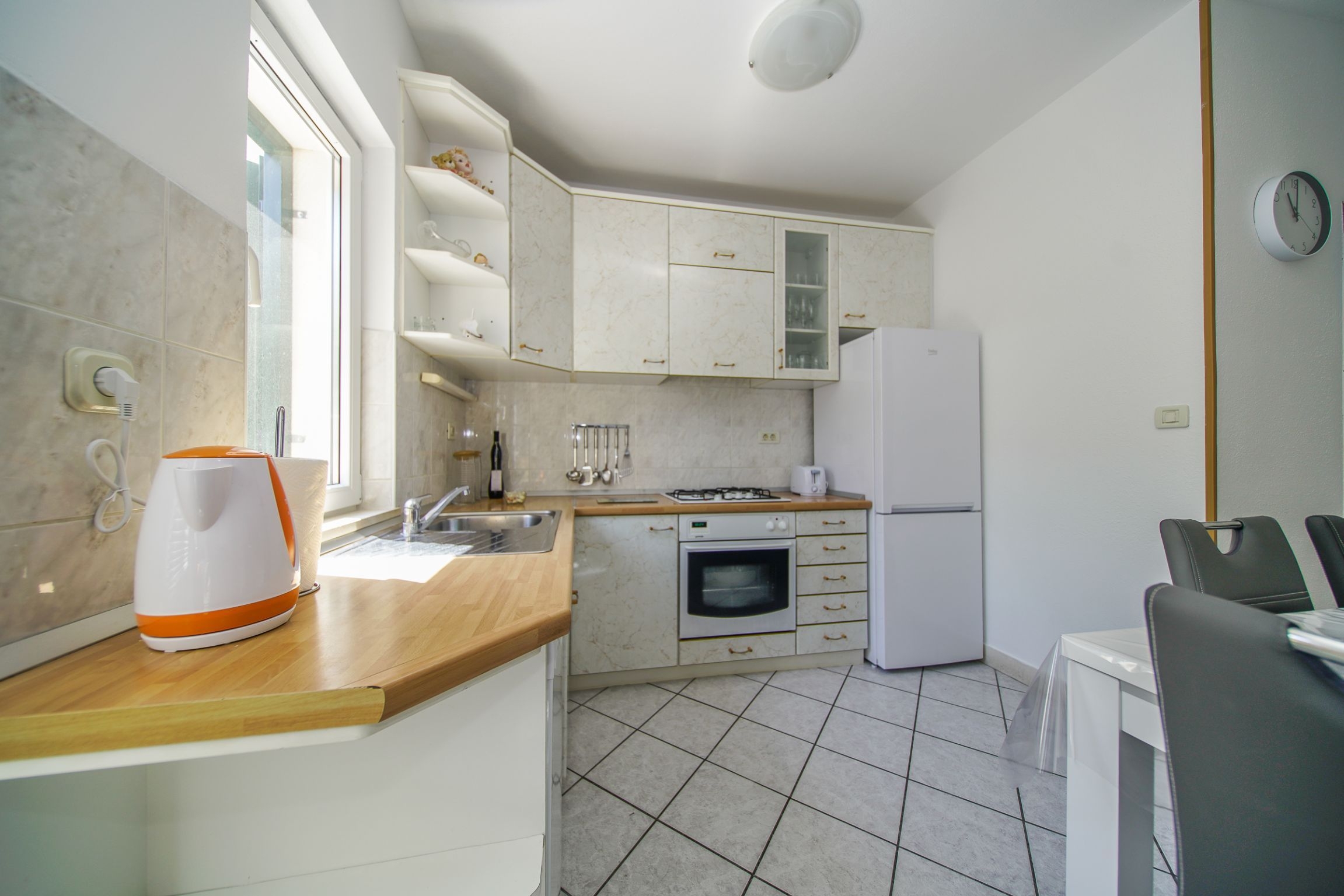 Three bedroom apartment with air-conditioning Postira, Brač  A-a