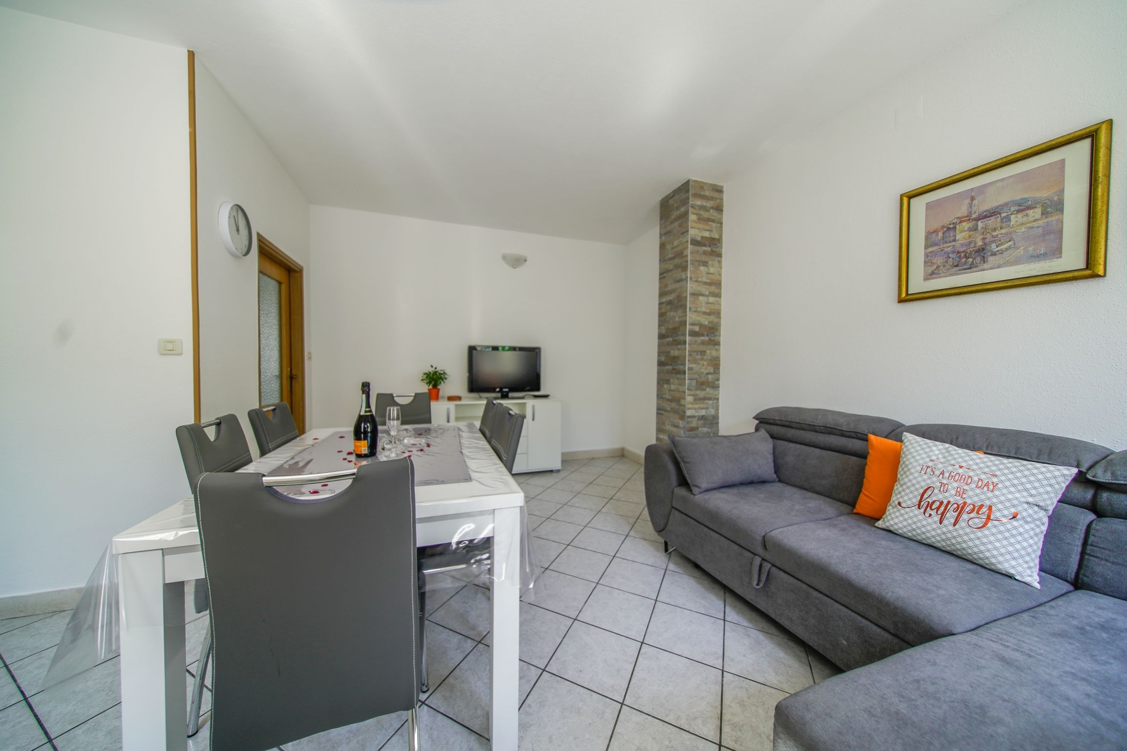 Three bedroom apartment with air-conditioning Postira, Brač  A-a