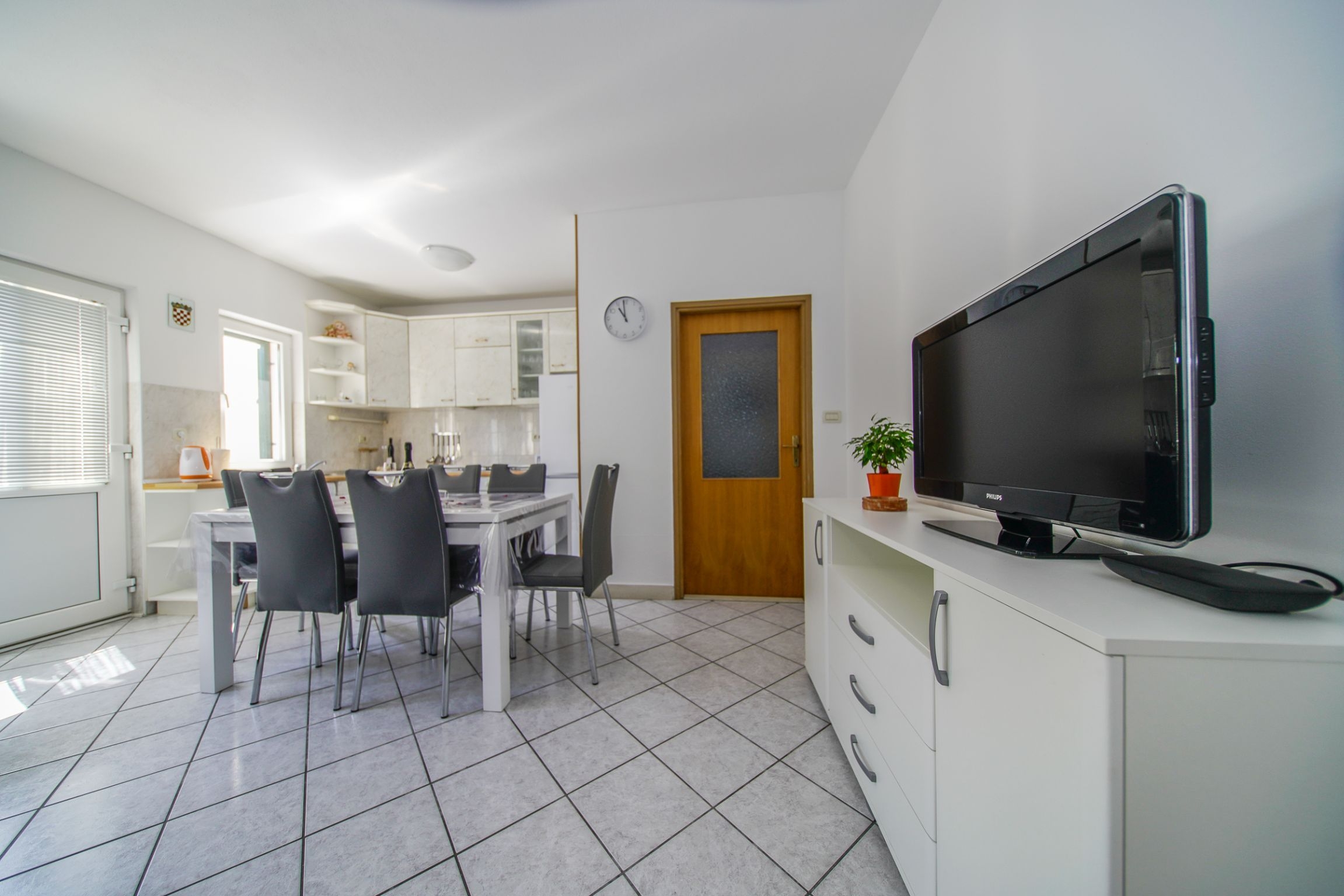 Three bedroom apartment with air-conditioning Postira, Brač  A-a