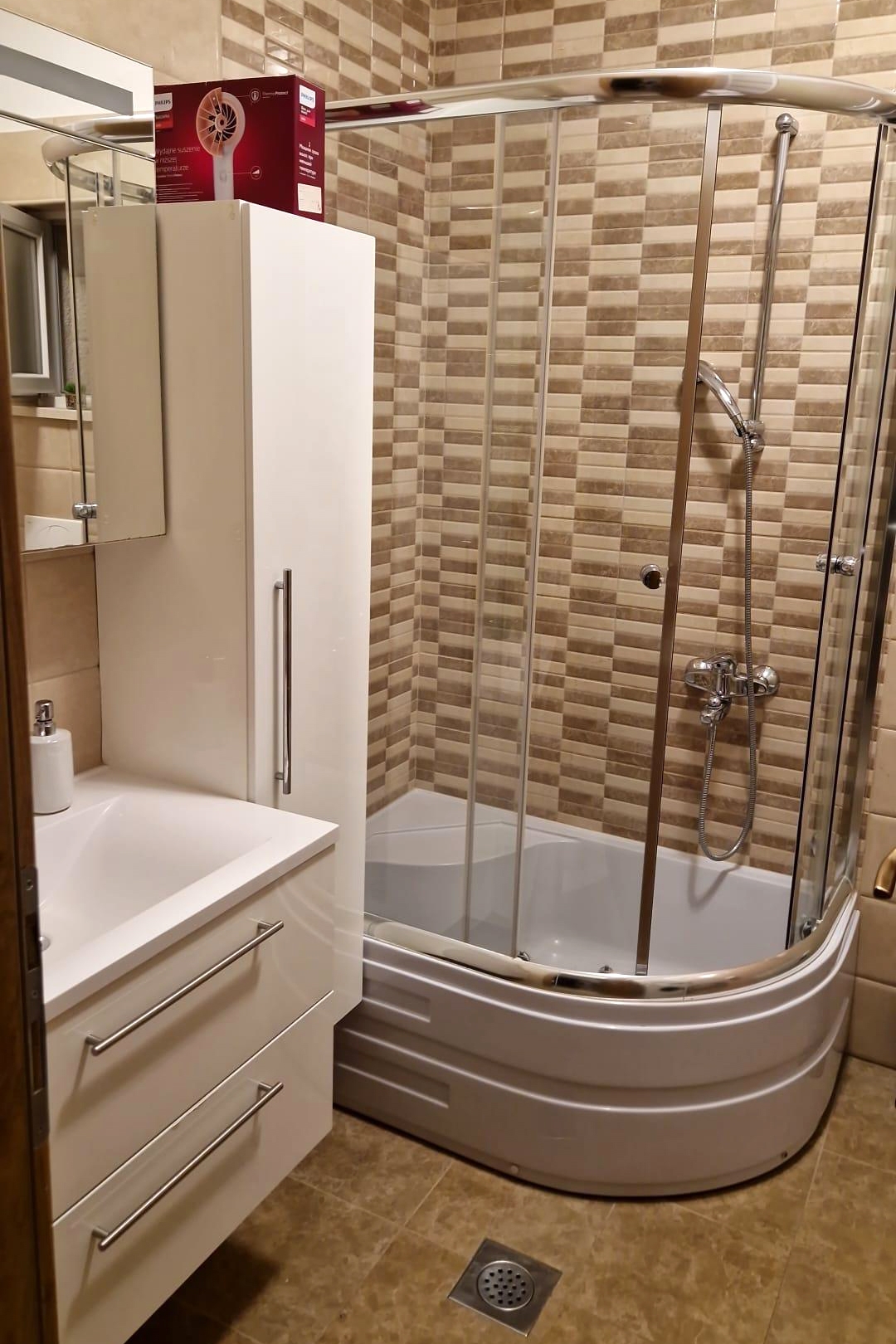 Three bedroom apartment with terrace and sea view Postira, Brač  A-b