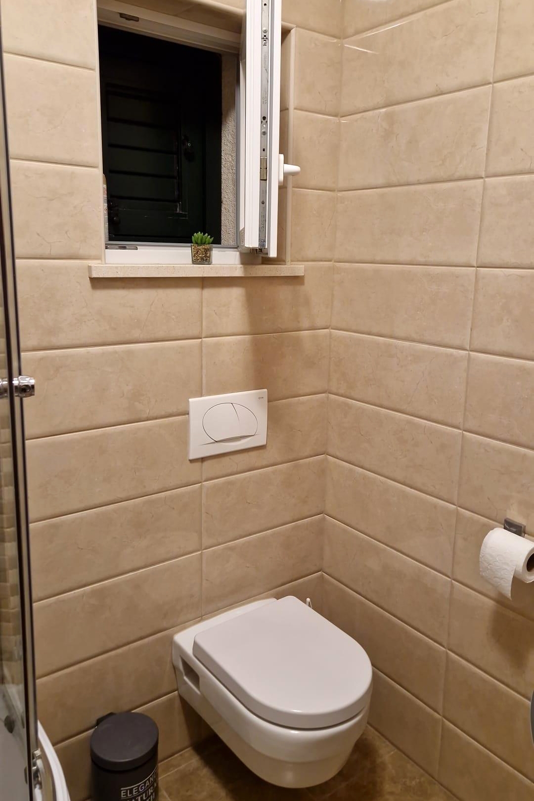Three bedroom apartment with terrace and sea view Postira, Brač  A-b