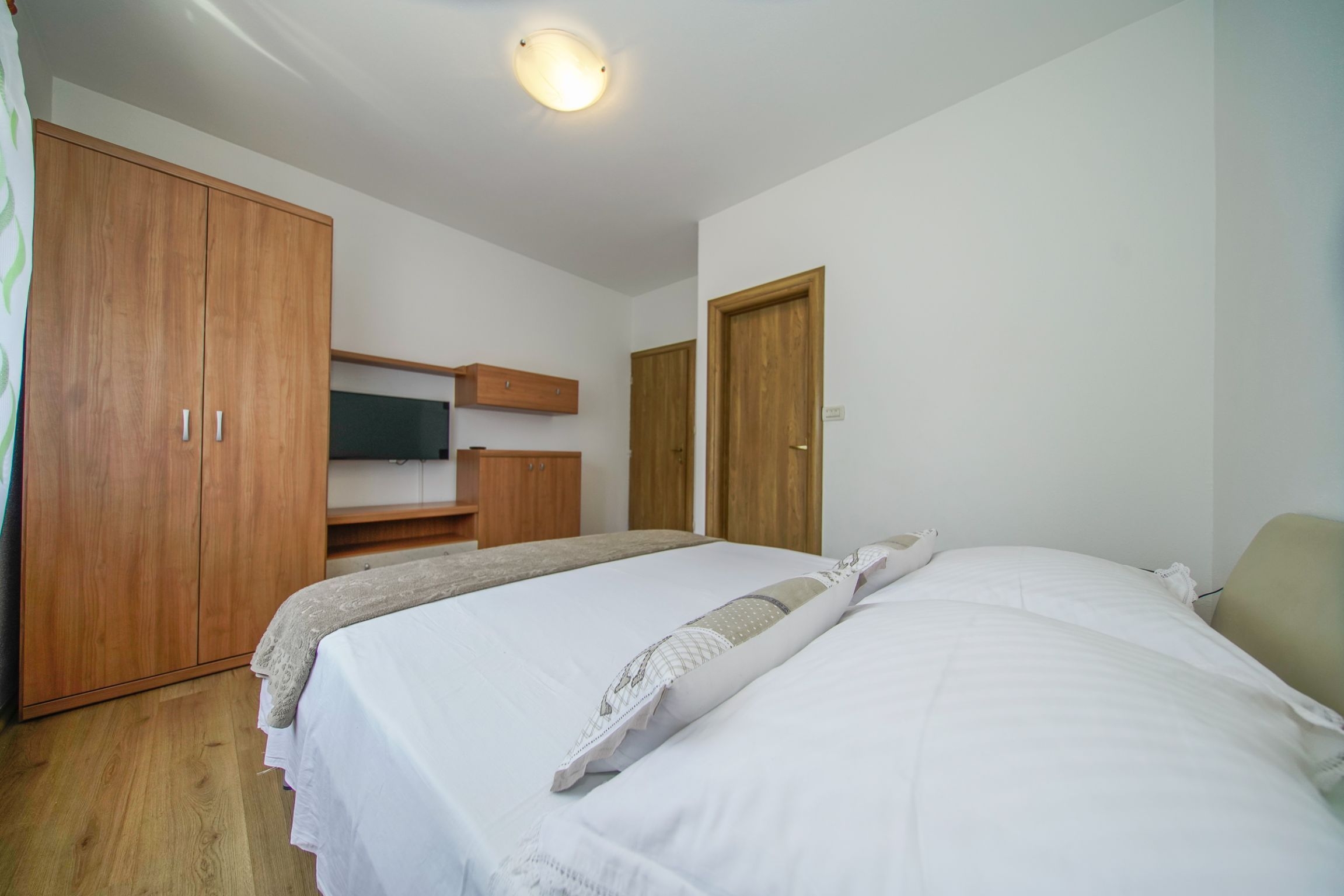 Three bedroom apartment with terrace and sea view Postira, Brač  A-b