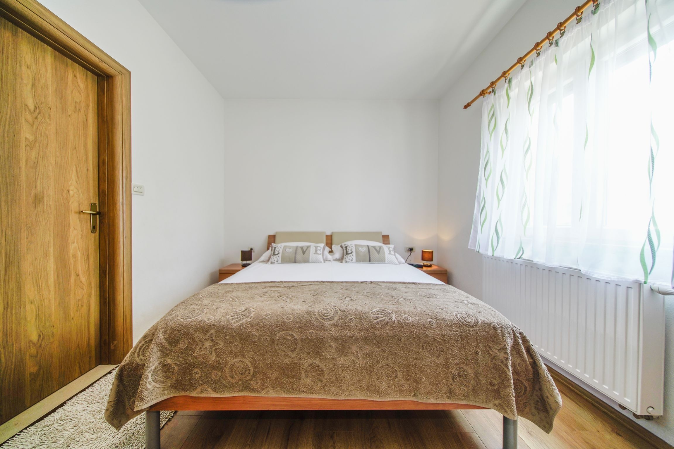 Three bedroom apartment with terrace and sea view Postira, Brač  A-b