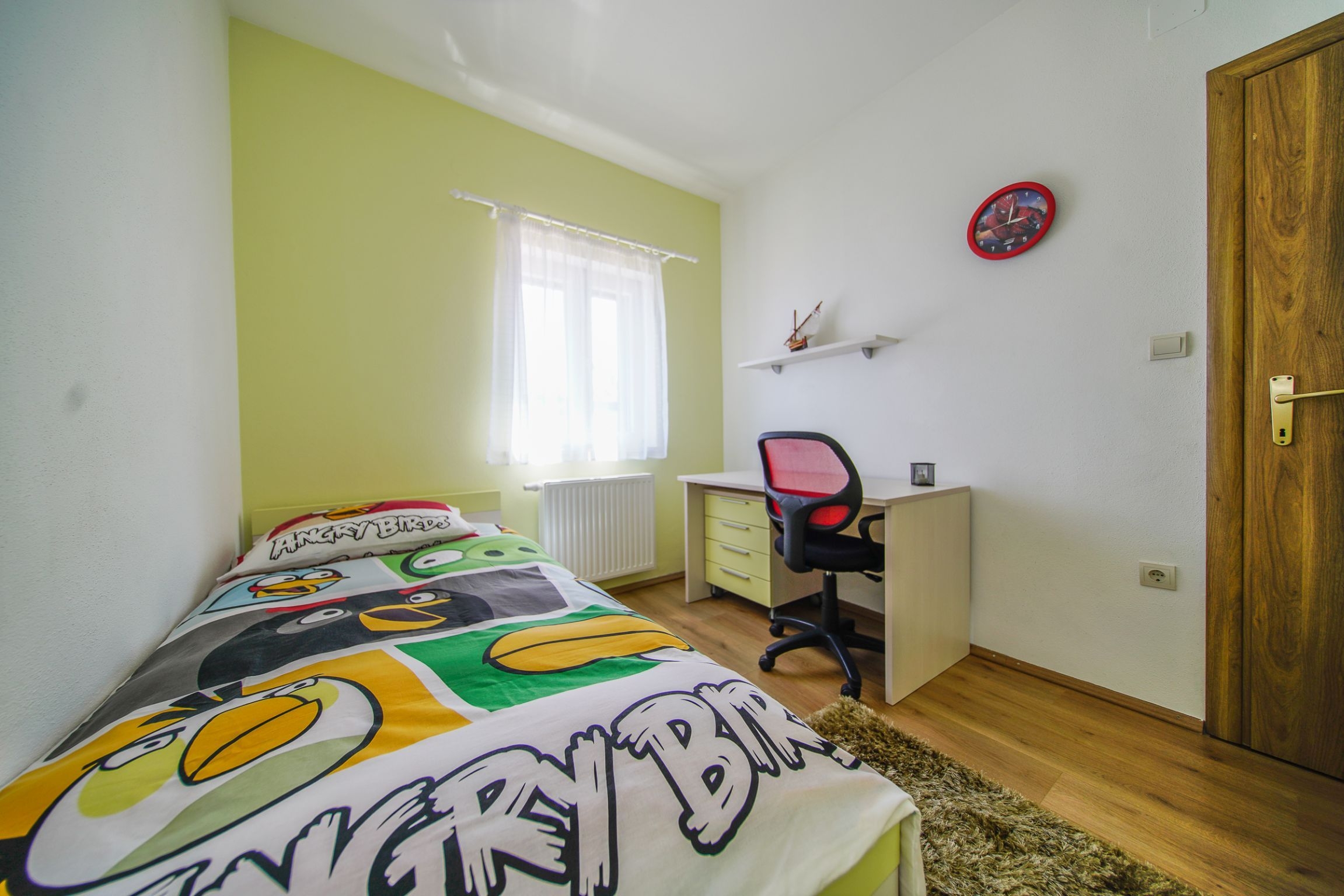Three bedroom apartment with terrace and sea view Postira, Brač  A-b