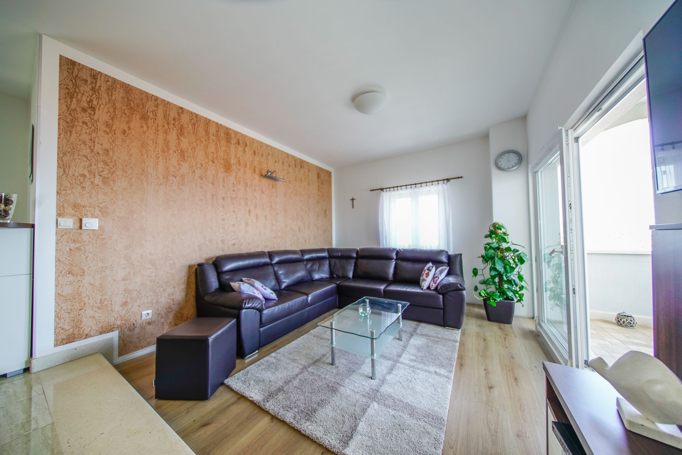 Three bedroom apartment with terrace and sea view Postira, Brač  A-b