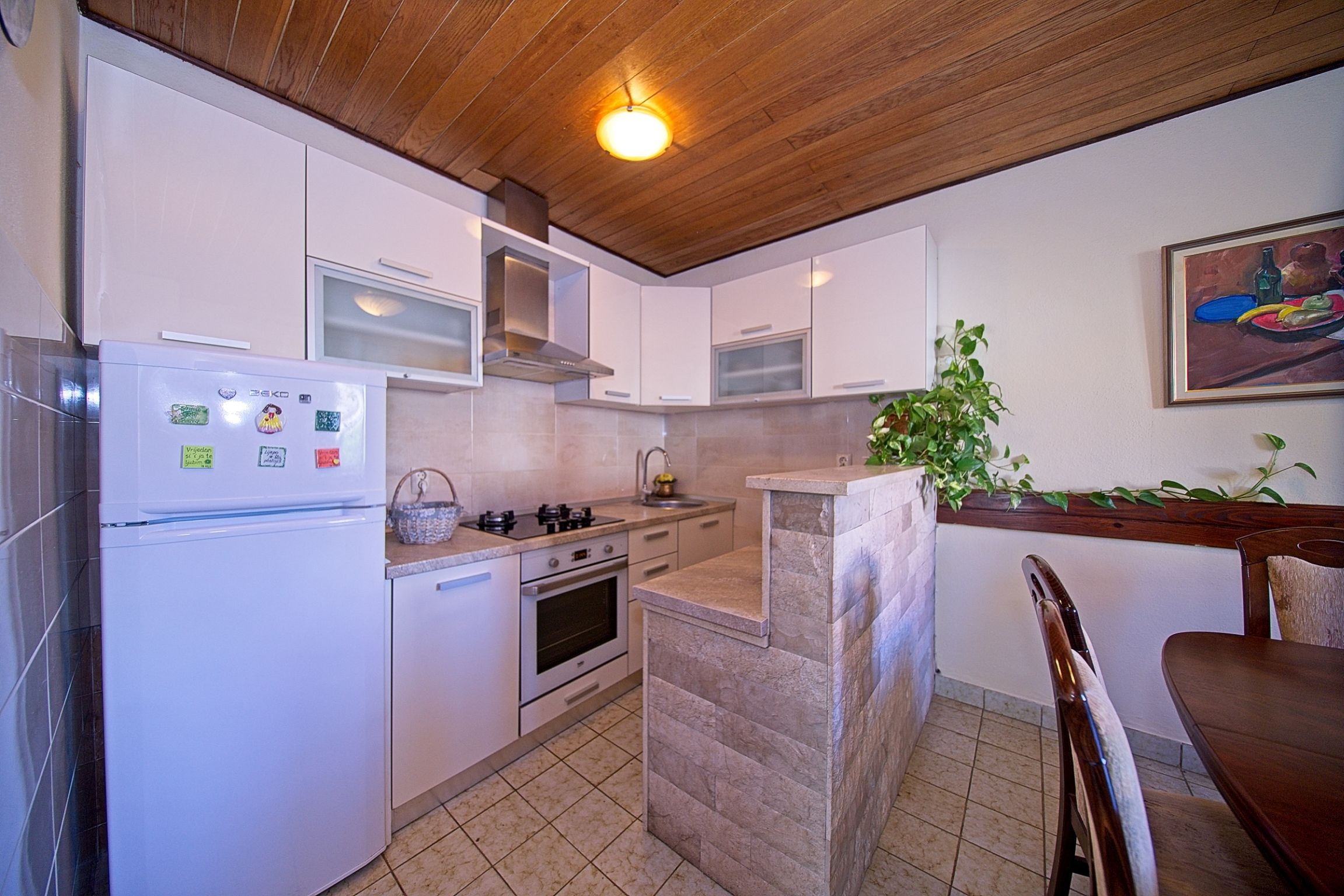 Three bedroom apartment near beach Postira, Brač  A-a