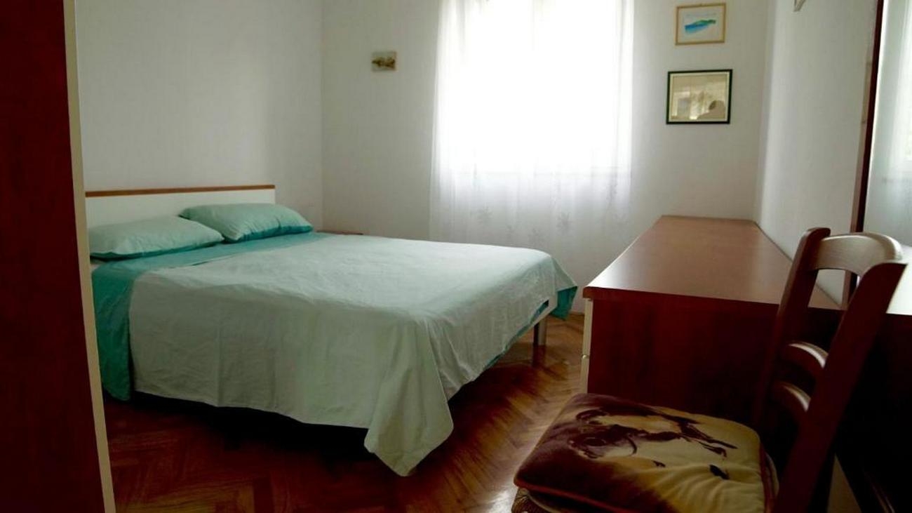 Two bedroom apartment with terrace and sea view Postira, Brač  A-a