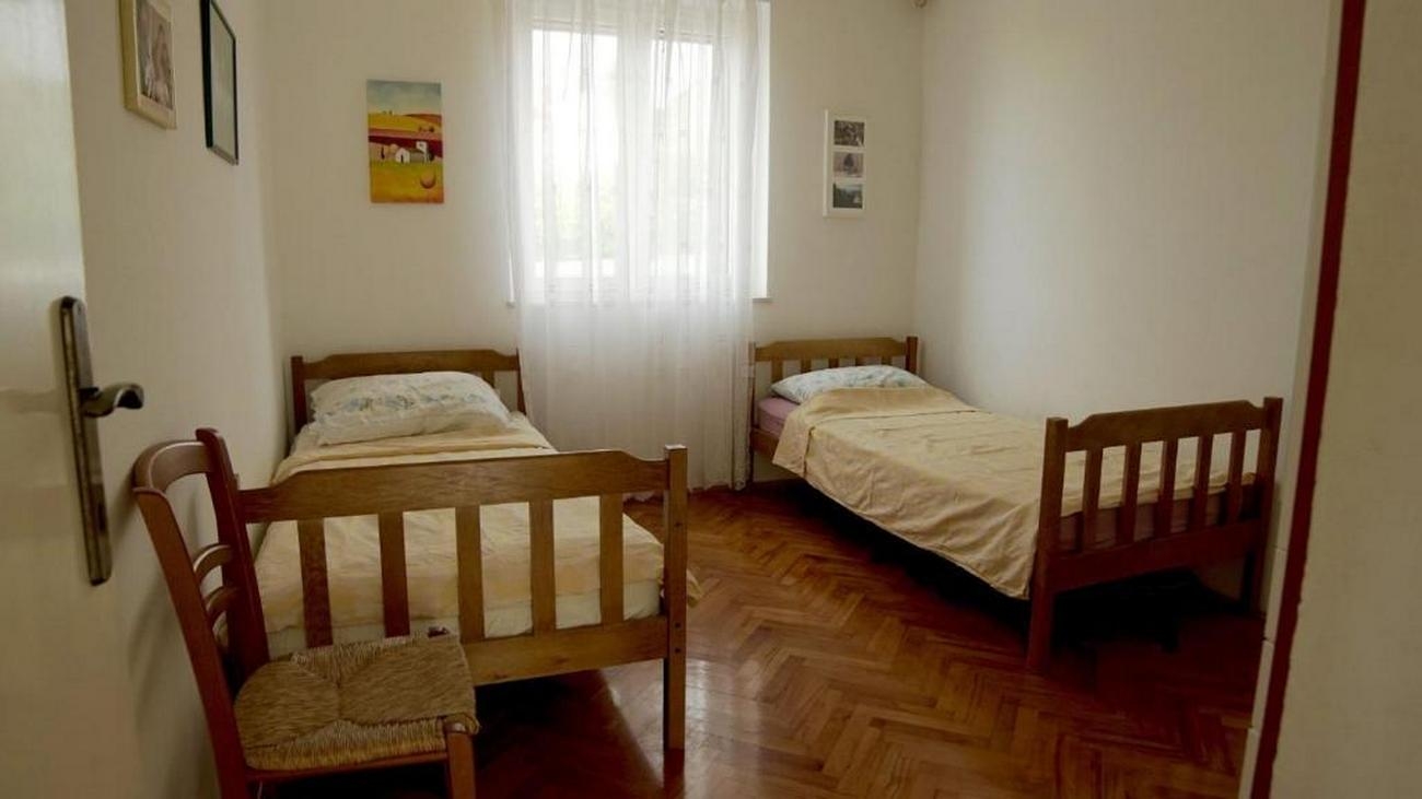 Two bedroom apartment with terrace and sea view Postira, Brač  A-a