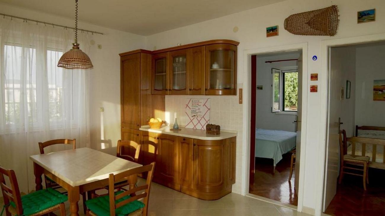 Two bedroom apartment with terrace and sea view Postira, Brač  A-a