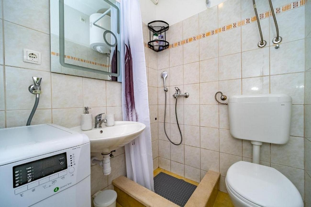 Two bedroom apartment with terrace Postira, Brač  A-a