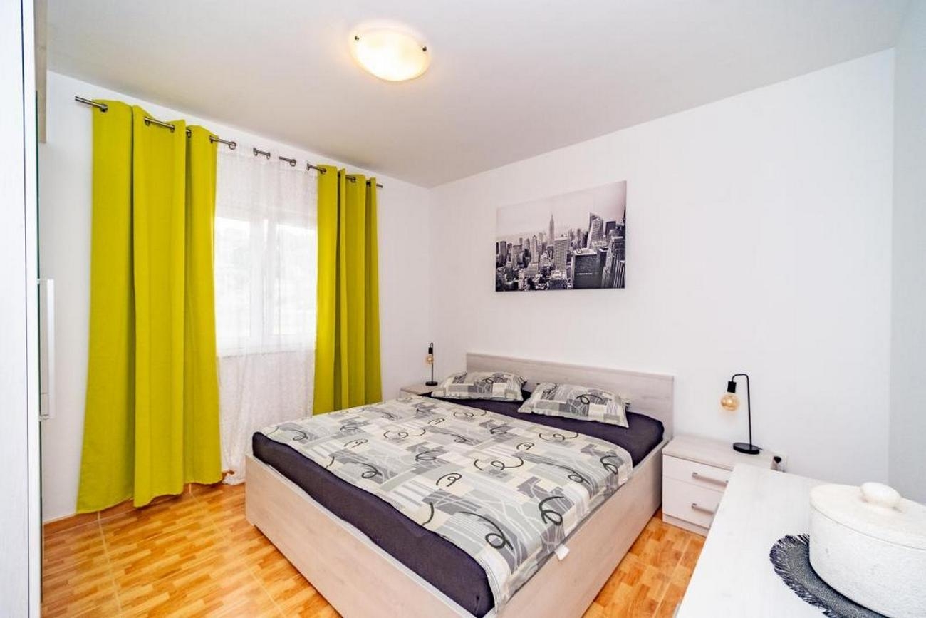 Two bedroom apartment with terrace Postira, Brač  A-a