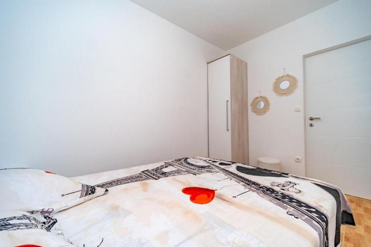 Two bedroom apartment with terrace Postira, Brač  A-a