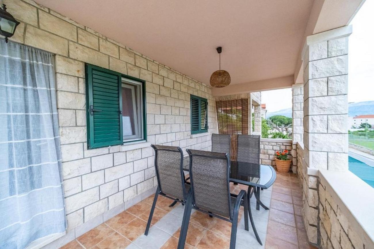 Two bedroom apartment with terrace Postira, Brač  A-a