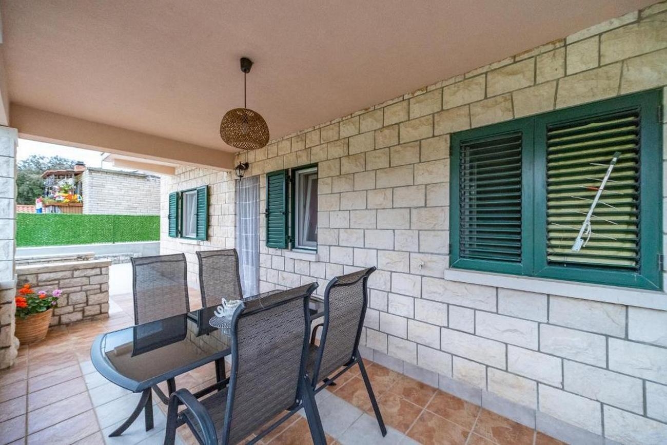 Two bedroom apartment with terrace Postira, Brač  A-a